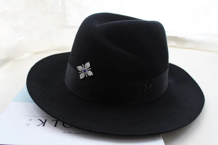 Fashion trend aristocratic temperament diamond brooch buckle shirt brooch for men and women