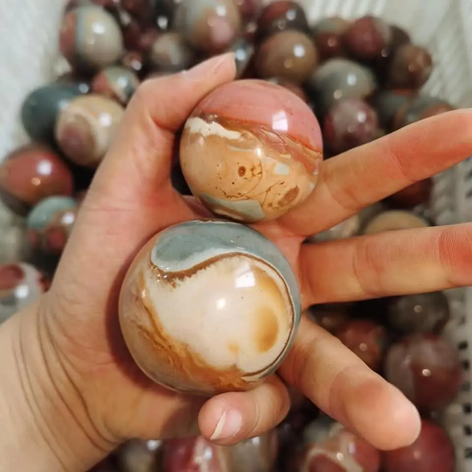 Красивая небольшая Хрустальная сфера для