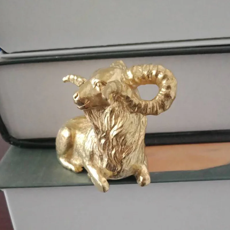 Hidden in the museum lying Yang Wen town paper creative calligraphy press paper copper room four treasures