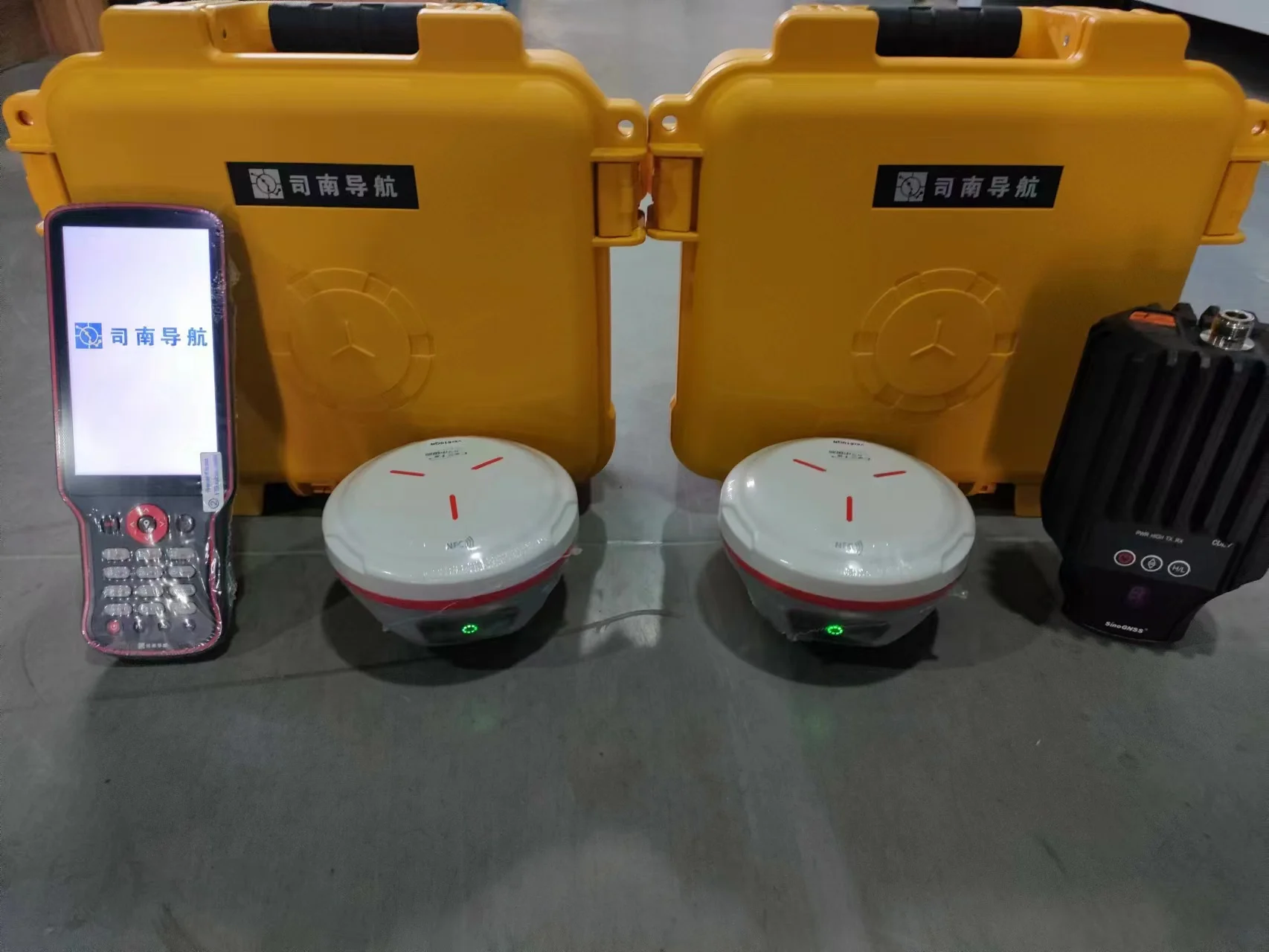 New Generation Sensitivity Satellite Antenna 1590 Channels Gnss  SINOGNSS T10 Surveying Equipment