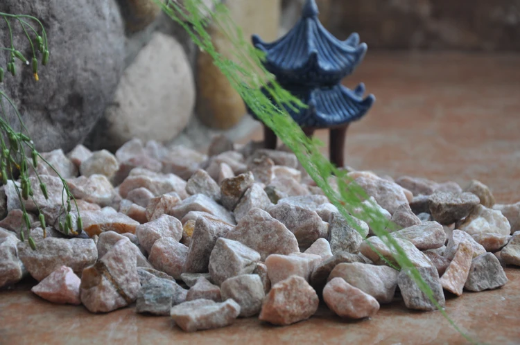 
high quality pink color GS-010 pebble gravel stone for landscaping and street roadside crush stone chip 