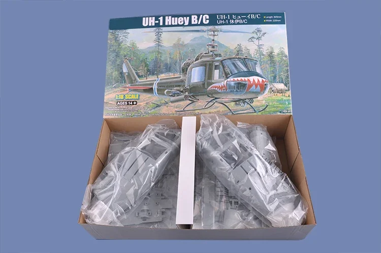 Hobby 81807 1/18 UH-1 Huey B/C Static Airplane DIY Plastic Aircraft Model Kits to Build for Adults TH20309-SMT6