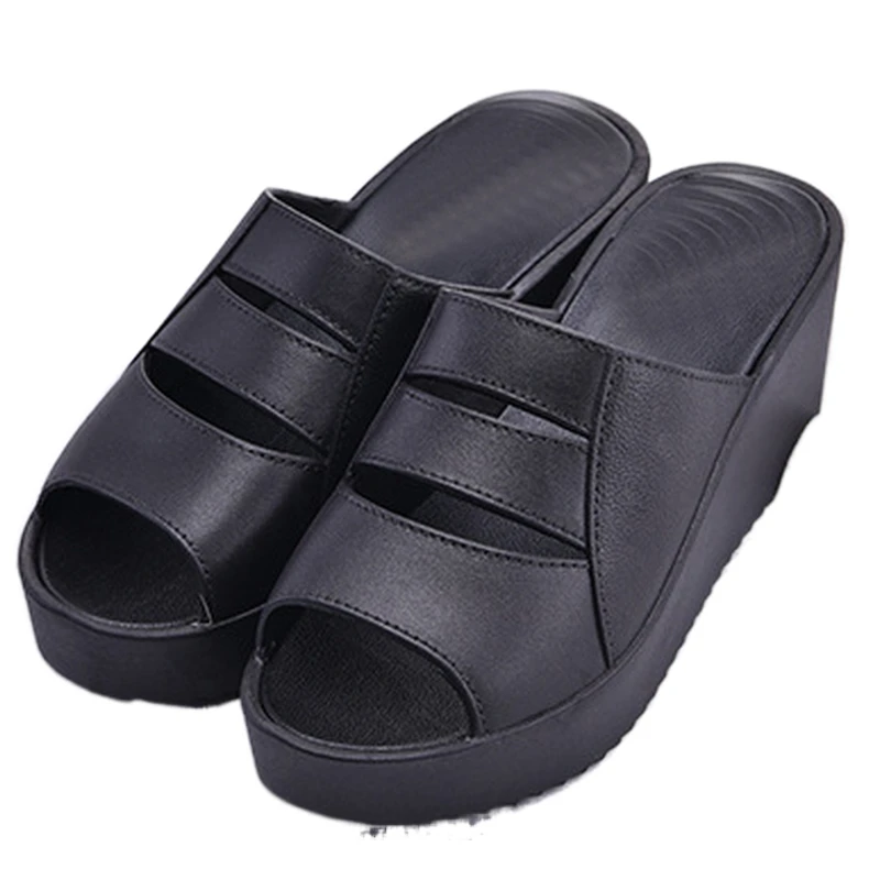 
Resistant Outdoor Low Price Latest Ladies House Slippers Double C Logo Pink 