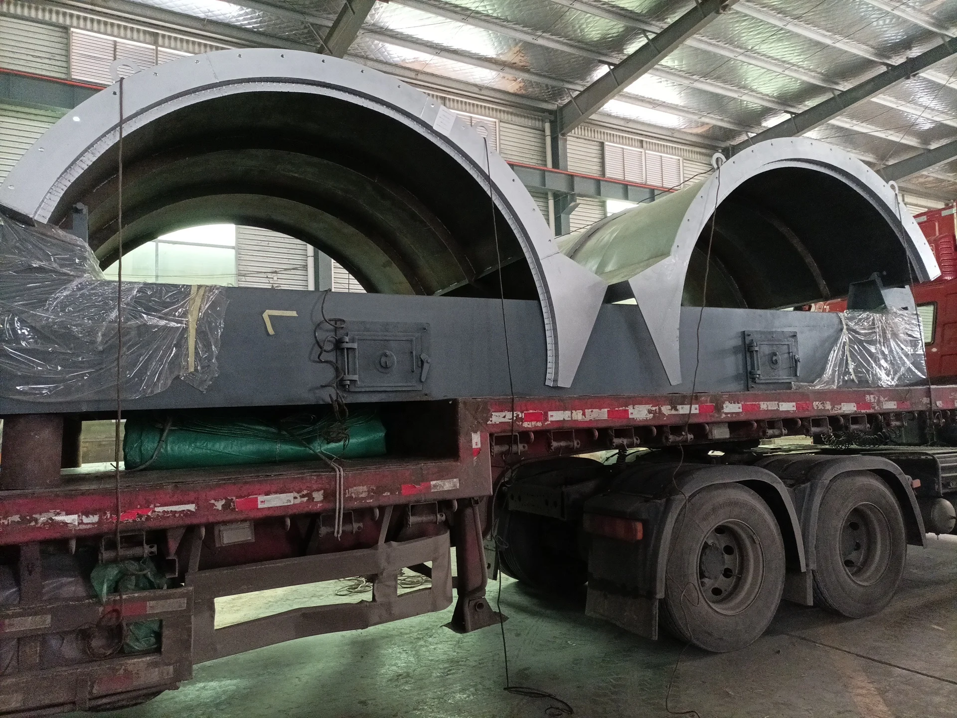 Beston Group automatic waste tyre recycling machine pyrolysis tyre to fuel oil reactor for sale
