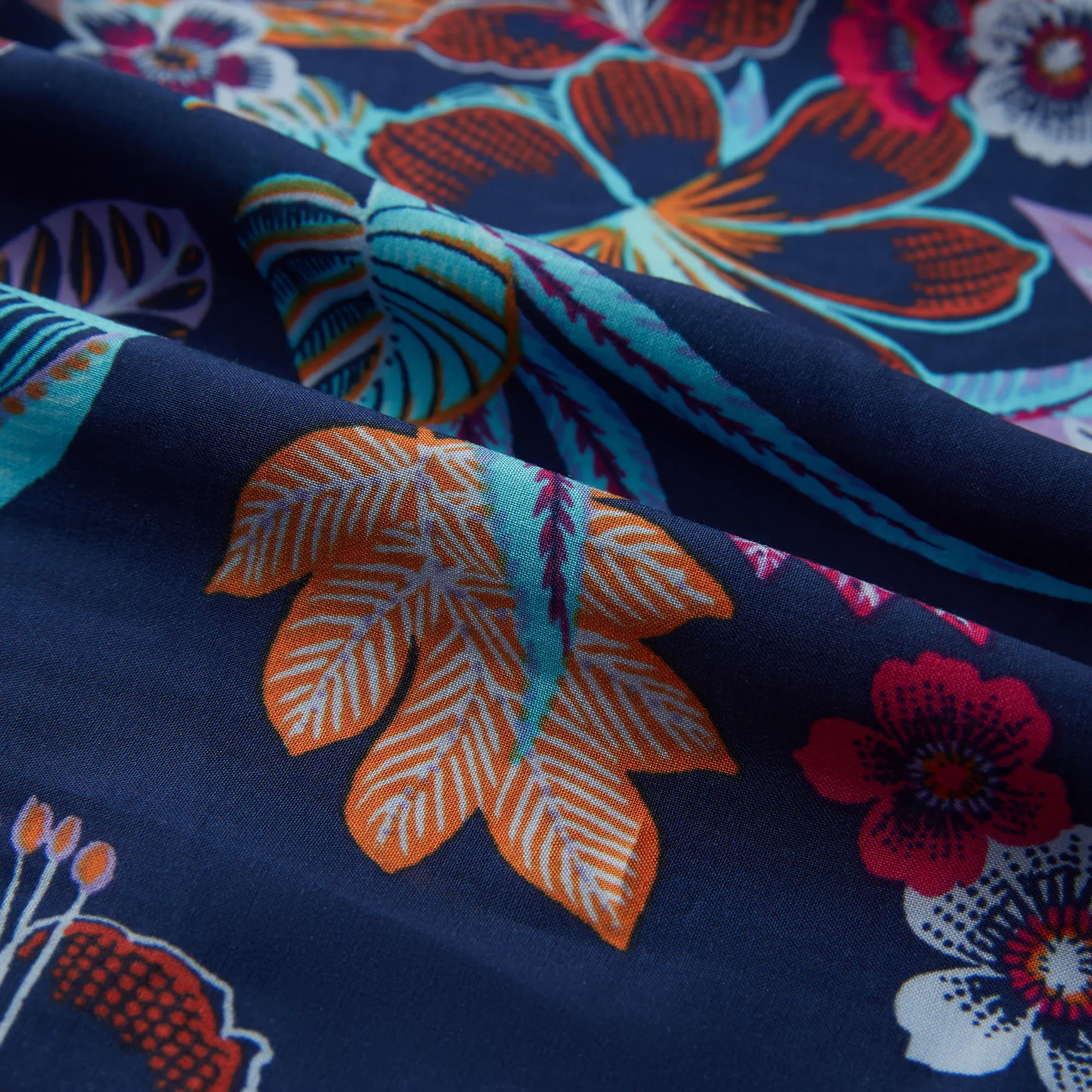 New design beautiful rayon woven digital print 100% rayon fabric stock lot for women dress