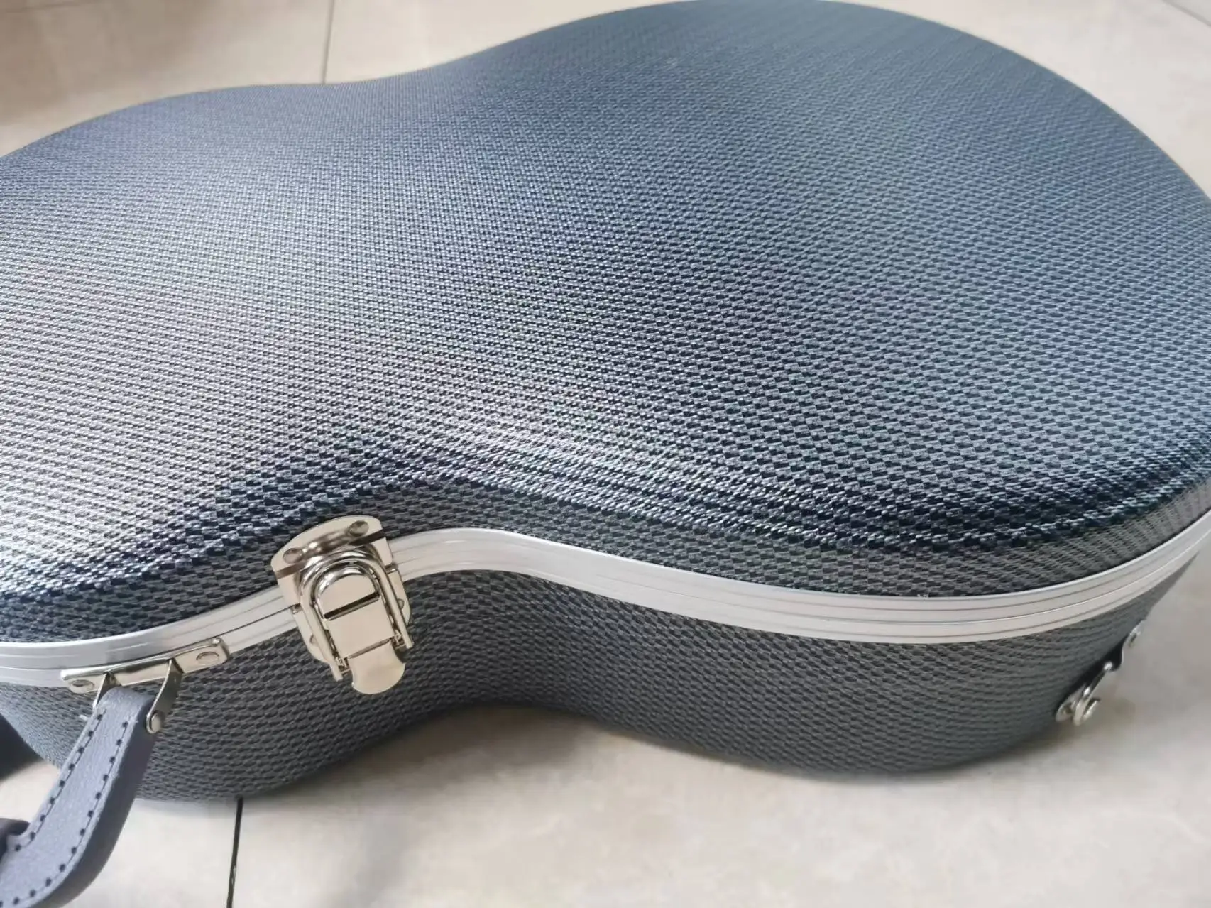 GC-319 High quality Guitar Case with velvet