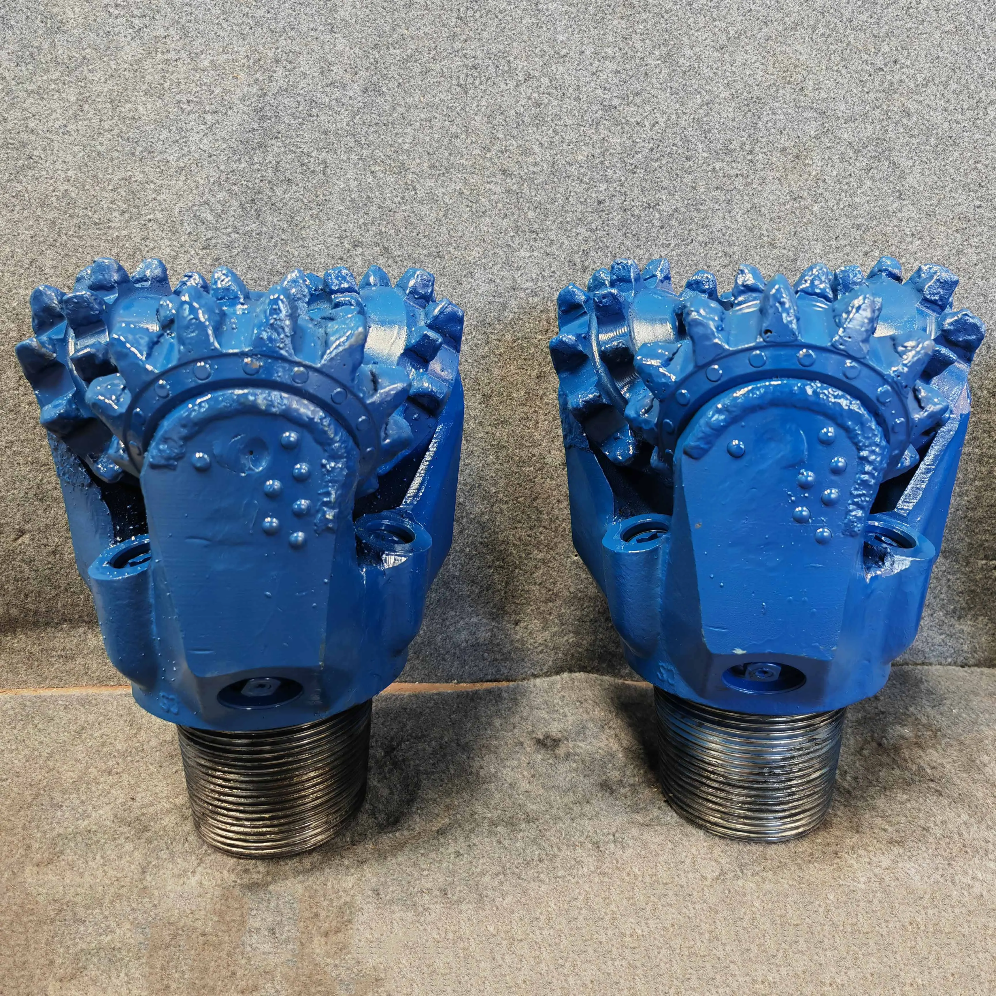 New mill tooth steel tooth tricone bit indicated for soft to medium formations