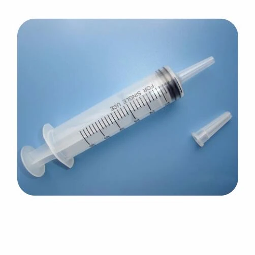 Шприц с катетеровым наконечником