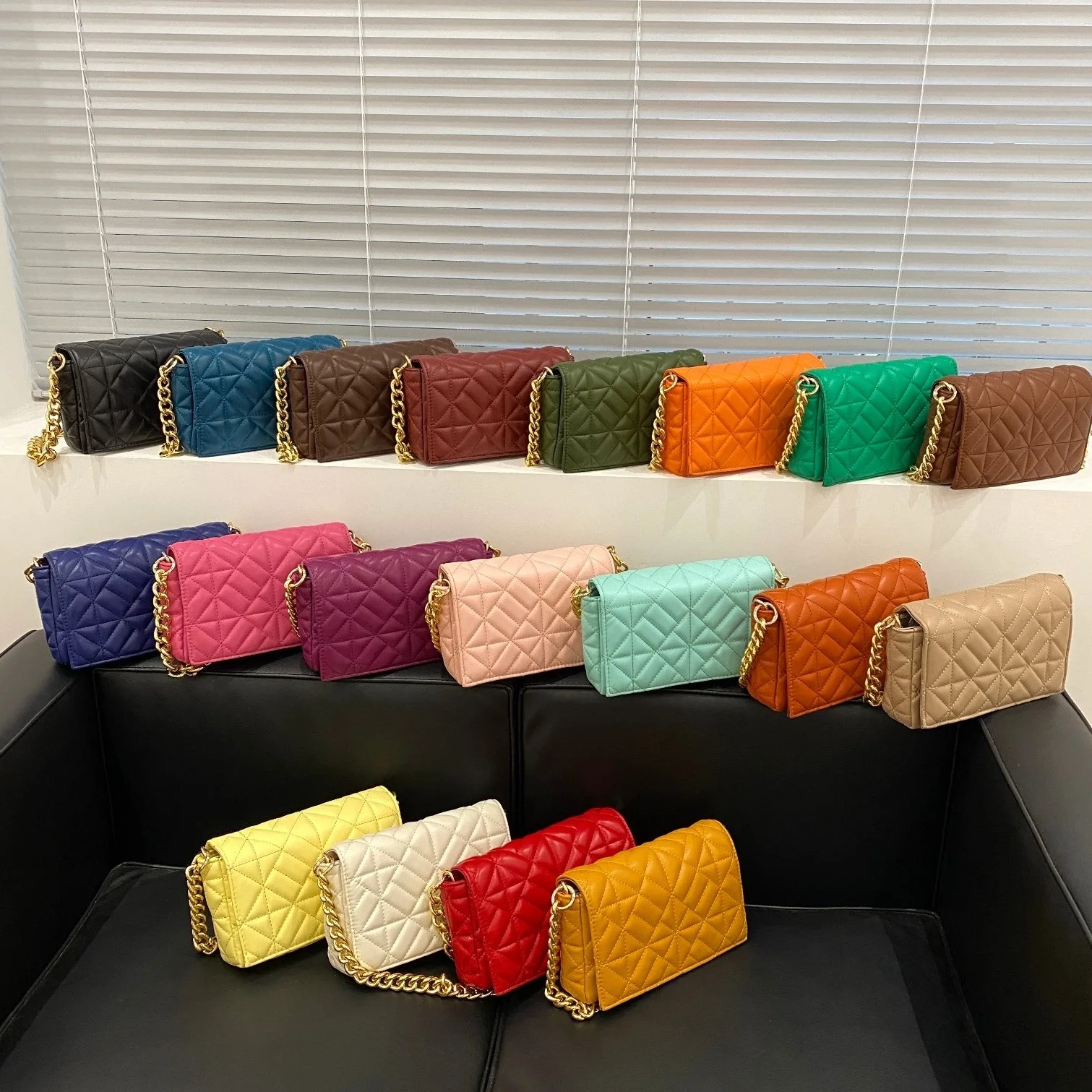 Factory Outlets Pu Leather Maxi Weave Cross-body Bags The Chain Cassette Bags Interior Zip Women Hand Bags 2021 Handbags