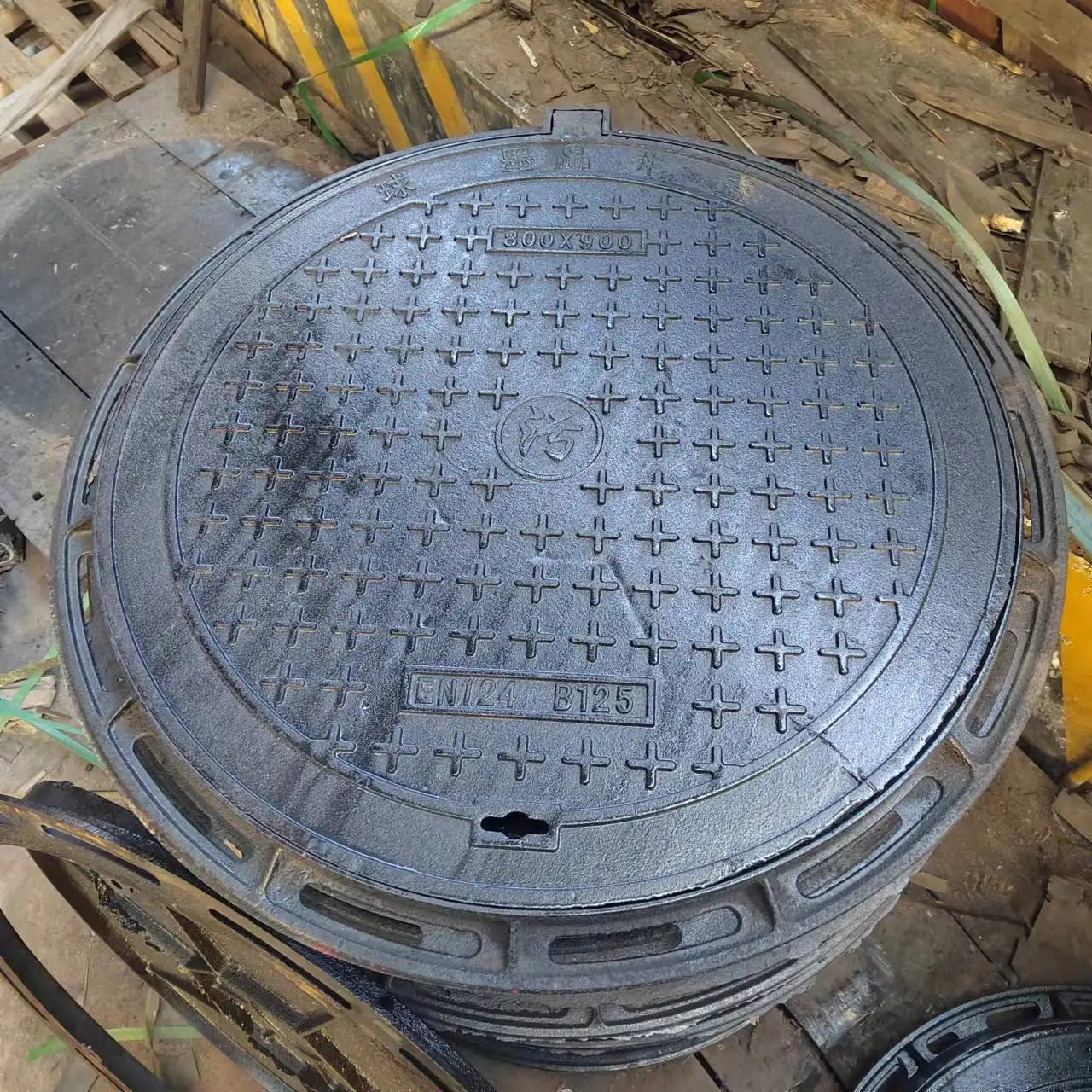 Anti Theft cast iron manhole cover suppliers iron sewer cover