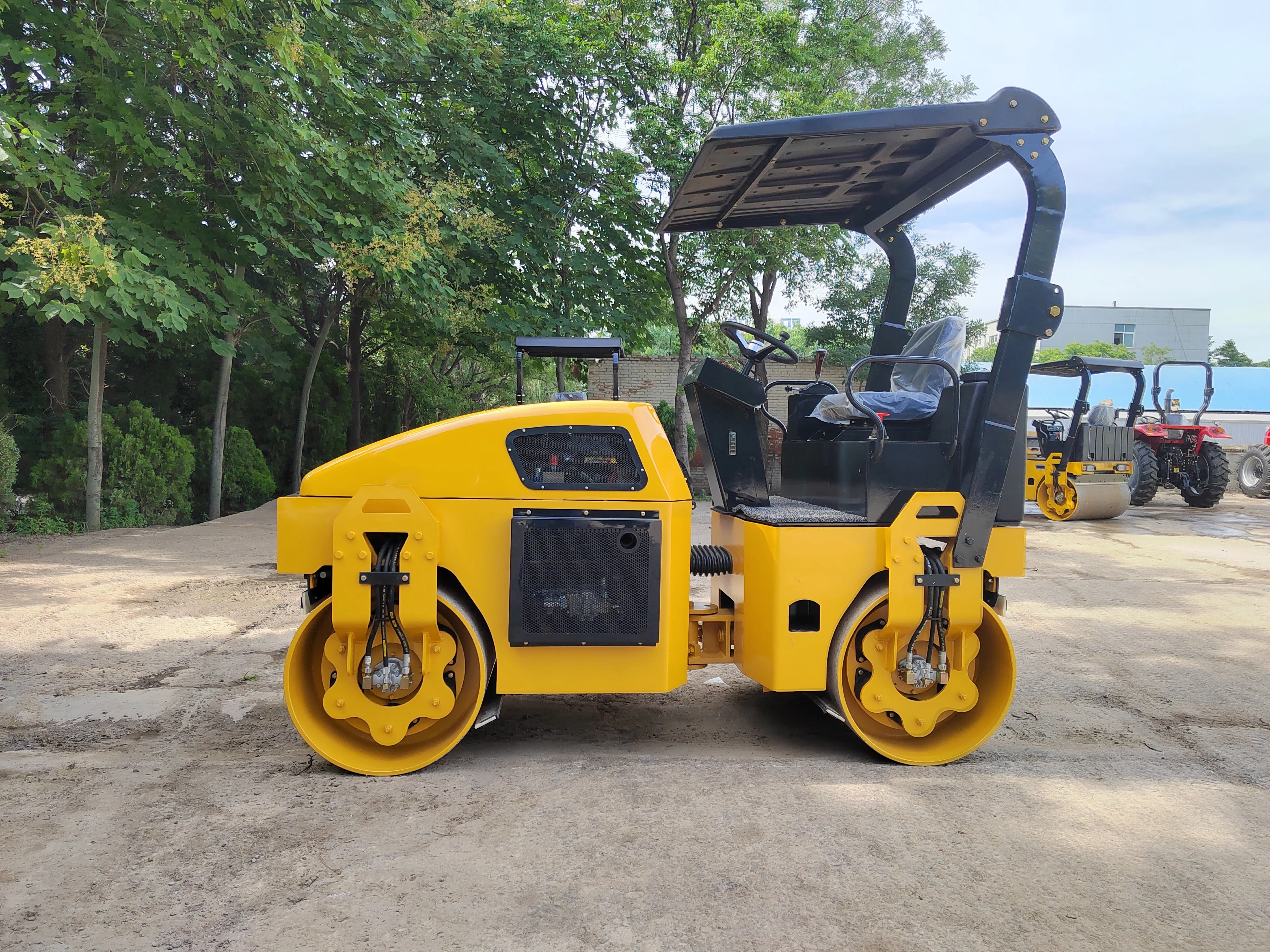 3ton 4ton Hydraulic Double Drum Vibratory Road Roller LTC203 LTC204 Hot Sale