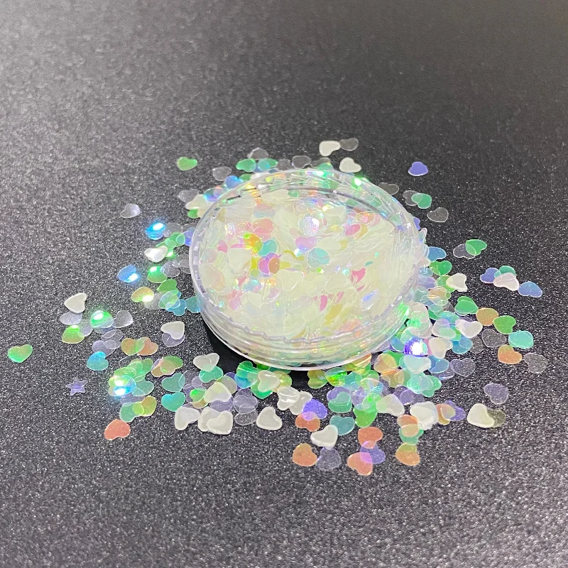 
High quality wholesale beautiful luminous love heart shape sequins 