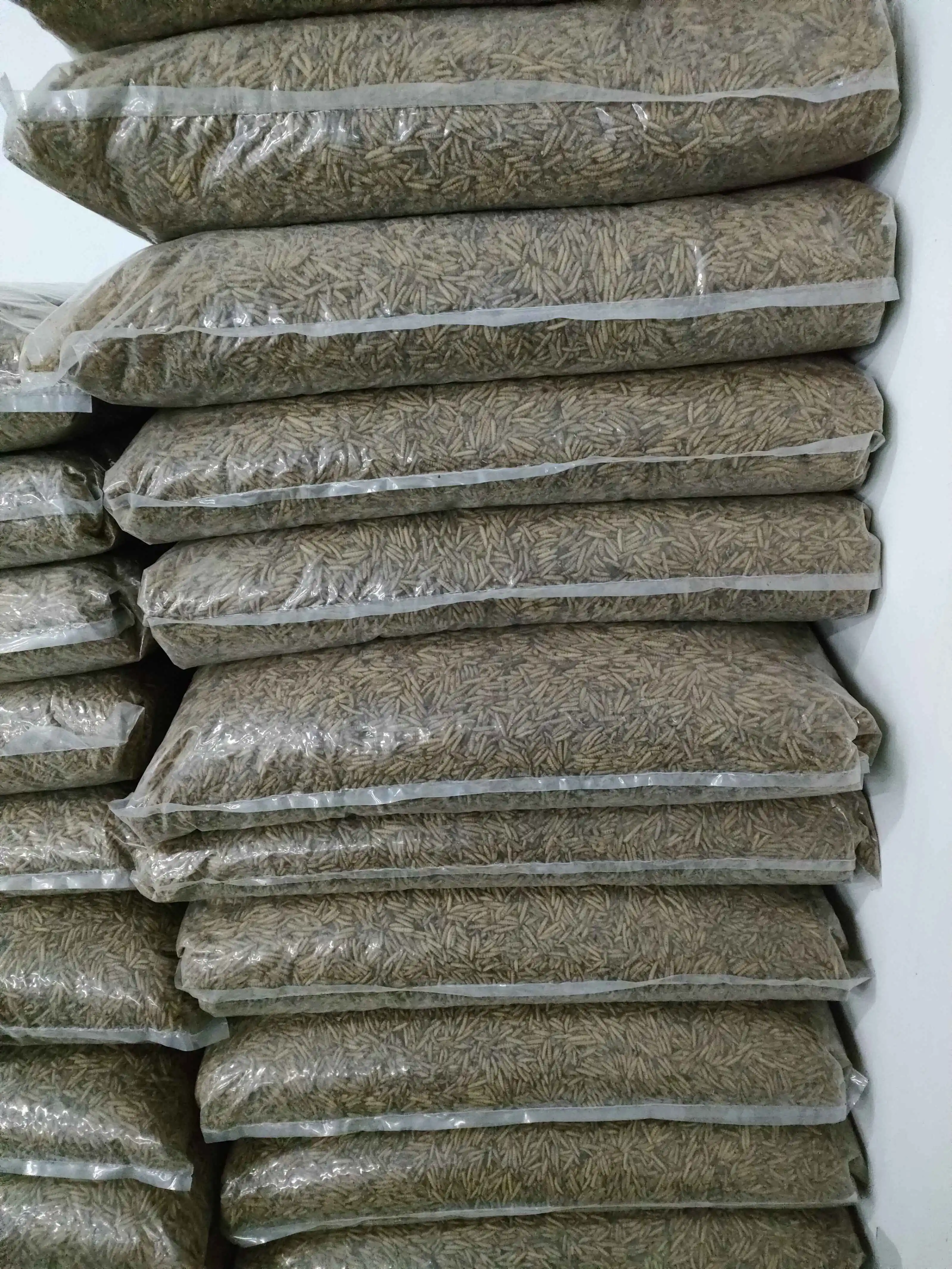 high protein Microwave dried  black soldier fly larvae for animal food feed pet food