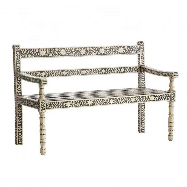 
 Садовое сиденье с инкрустацией в виде костей  
