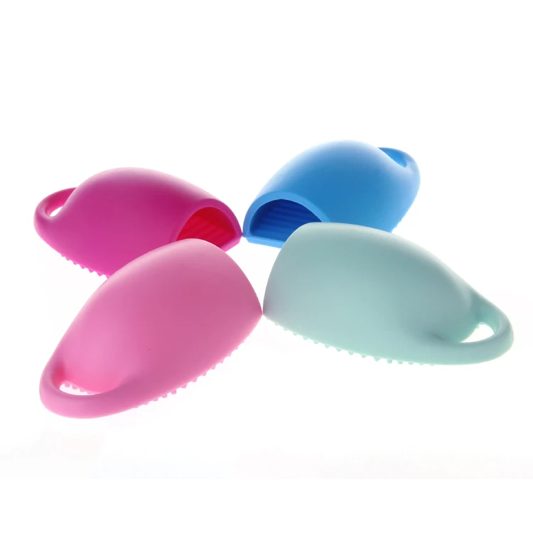 Widely Used Rise Innovative Glove-shaped Facial Sponges Cleansing Makeup Brush Cleaning Pad