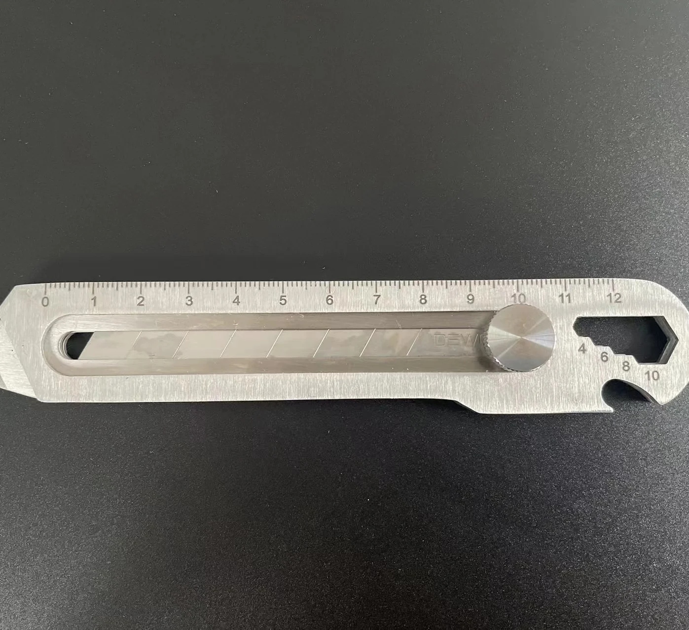 Yuyao Kebo manufacturer retractable safety knife rubber handle metal Aluminum utility knife cutter