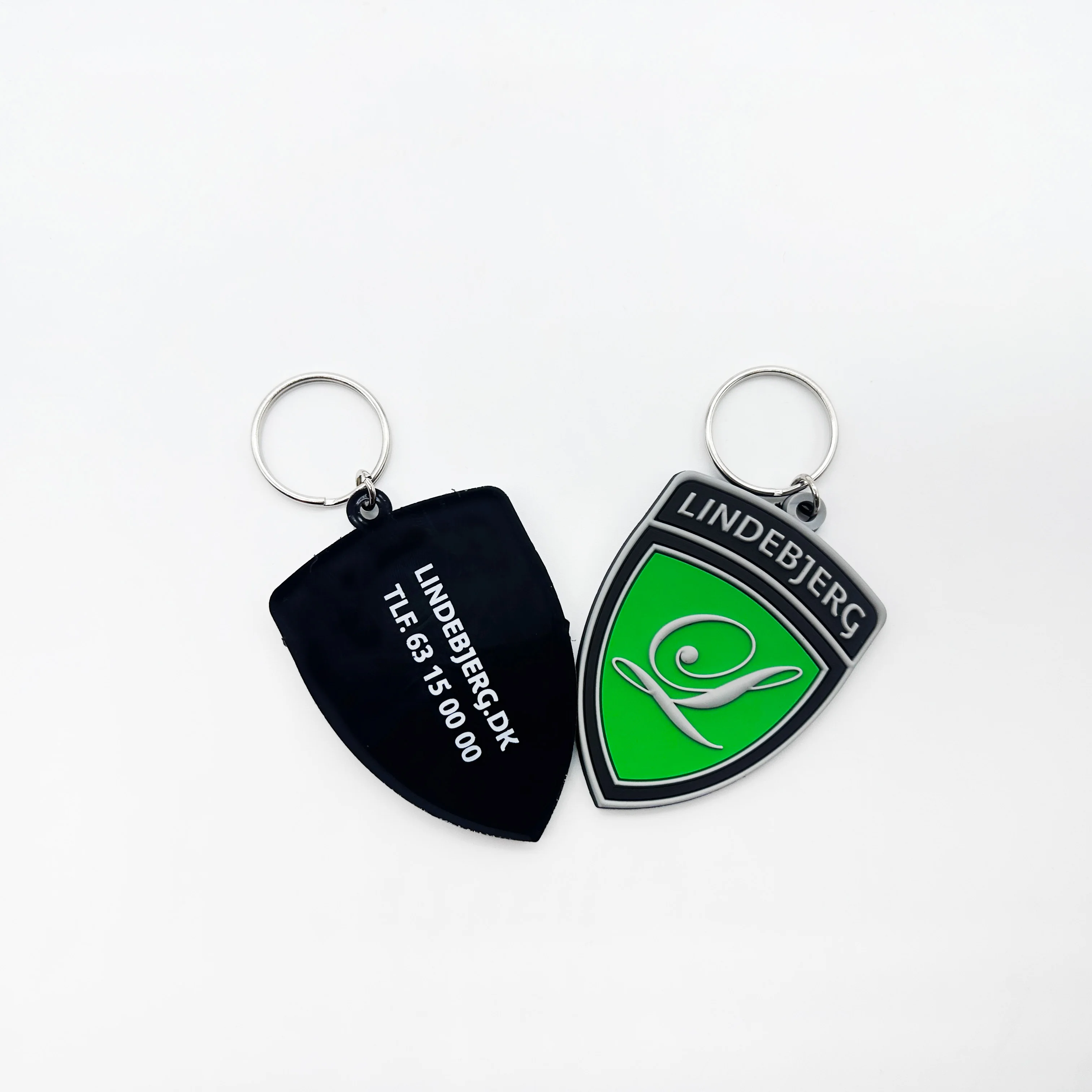 Custom new design mini motorcycle keychains helmet cartoon key holder Promotional for men boy keys bag charms accessories