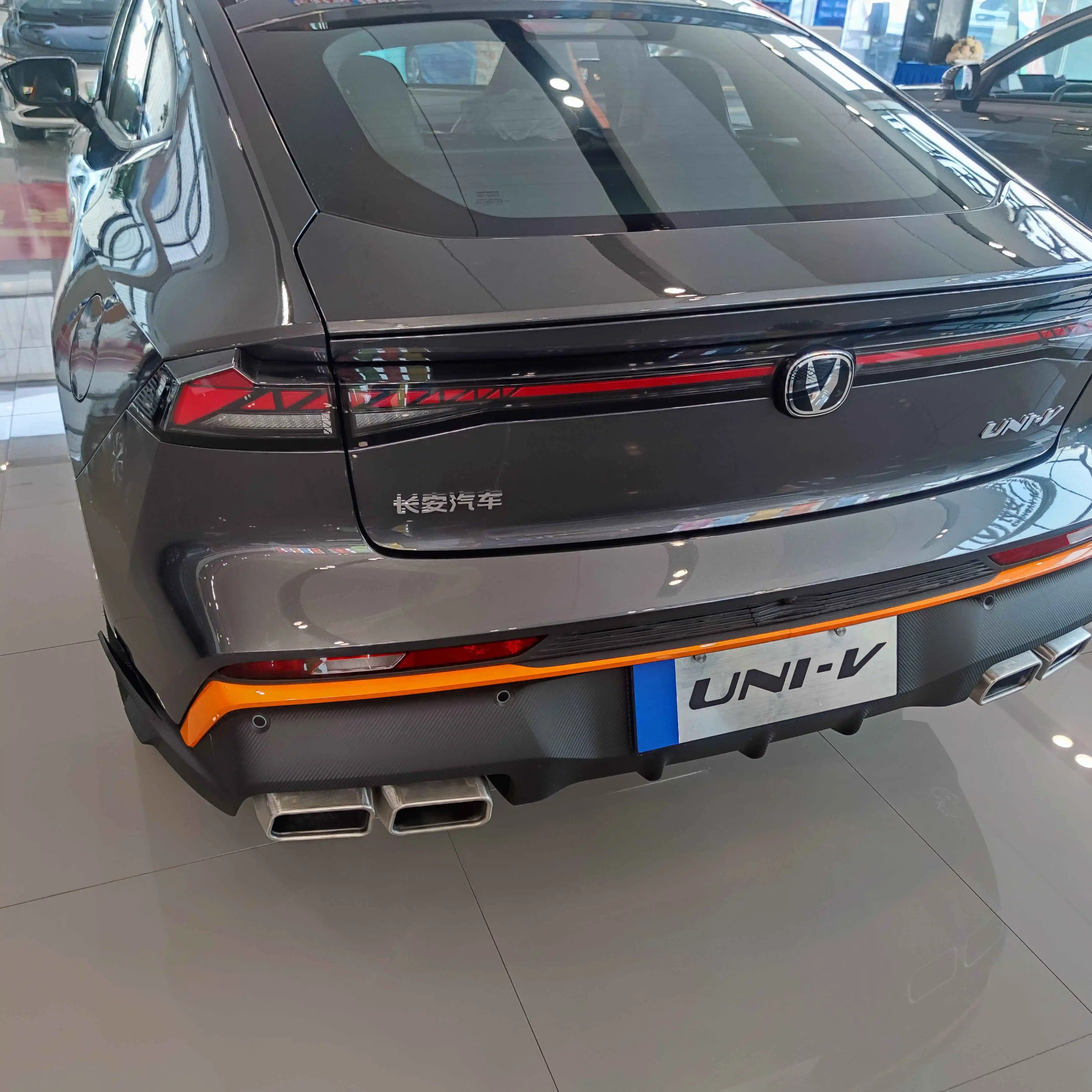 Changan UNI-V бензиновые подержанные автомобили для продажи недорогих автомобилей