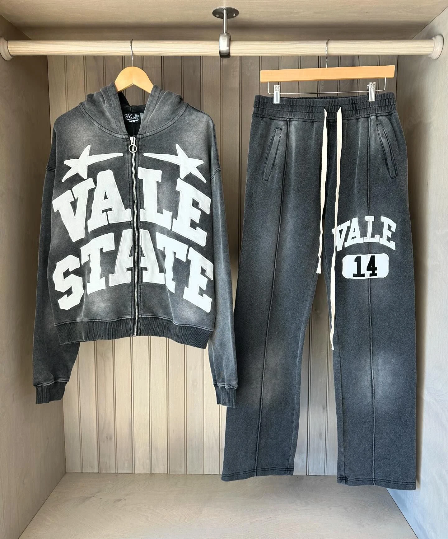 Oem Custom 100 Cotton  Oversized Boxy Fit Distressed Embroidery Patchsweatpants And Hoodie Set