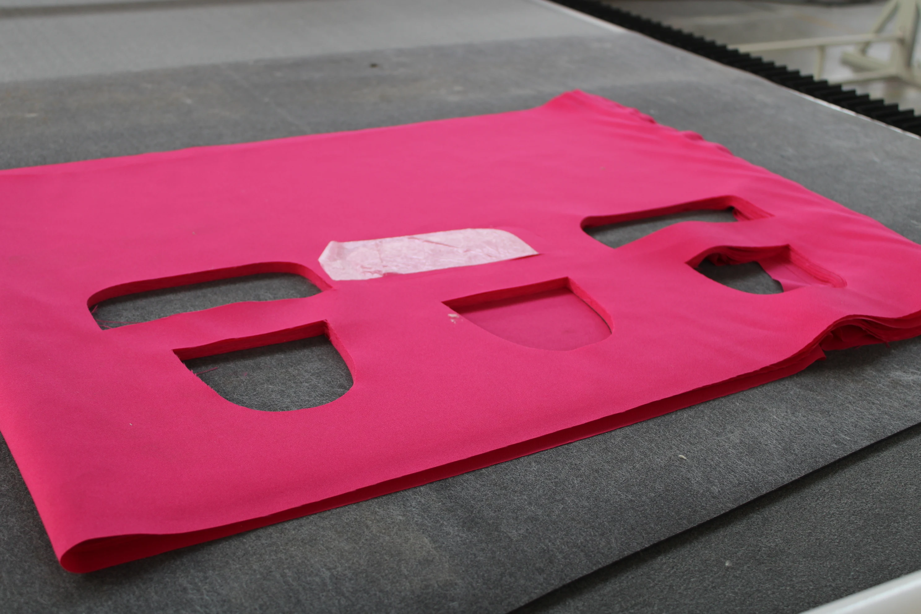 1625 3030 Garment Cloth Cutting CNC Digital Oscillating Knife Fabric Cutting Machine with Automatic Feeding