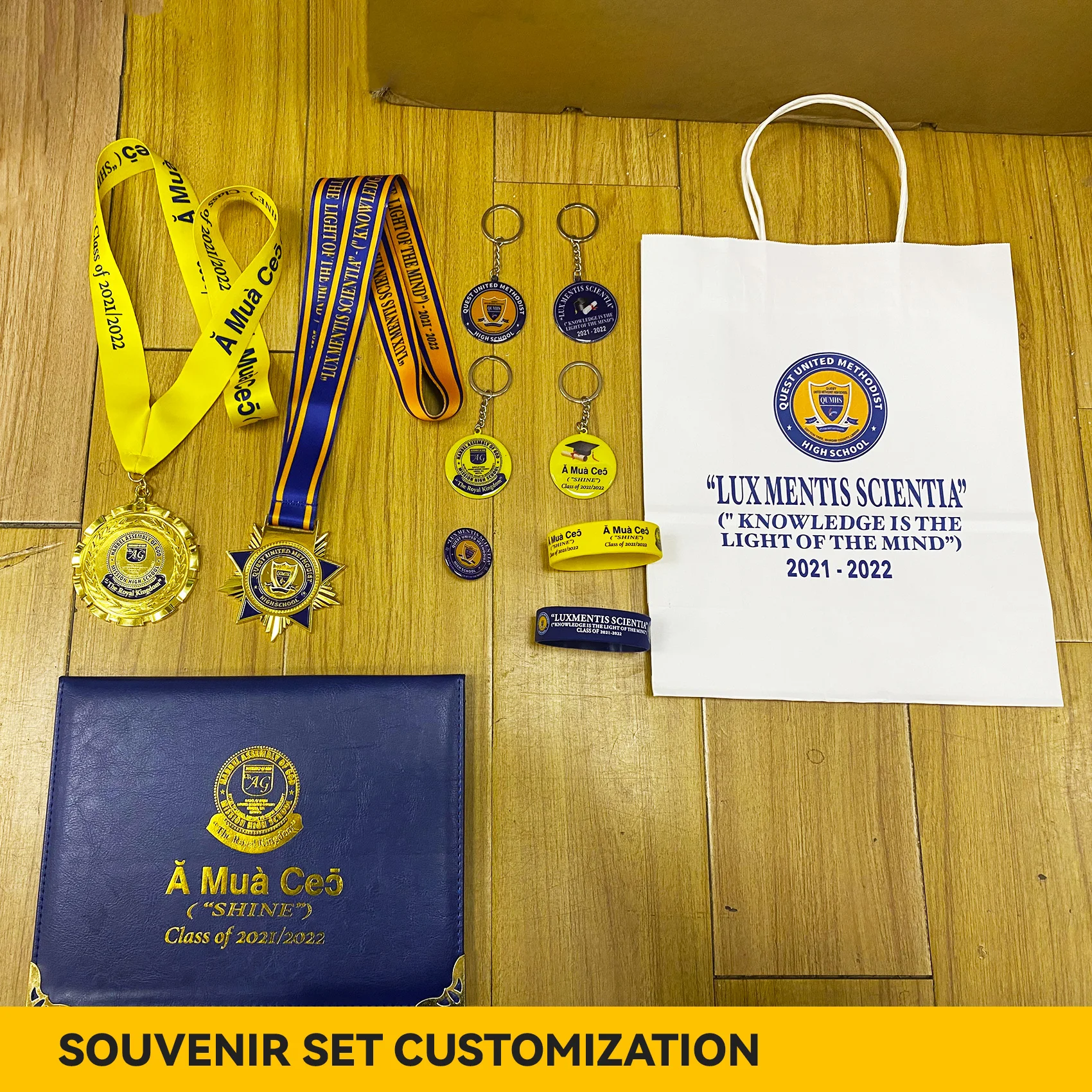 School Souvenir Custom Medal Certificate Cover Gift Key Chain Graduation Alma mater Gift School corsage Medal