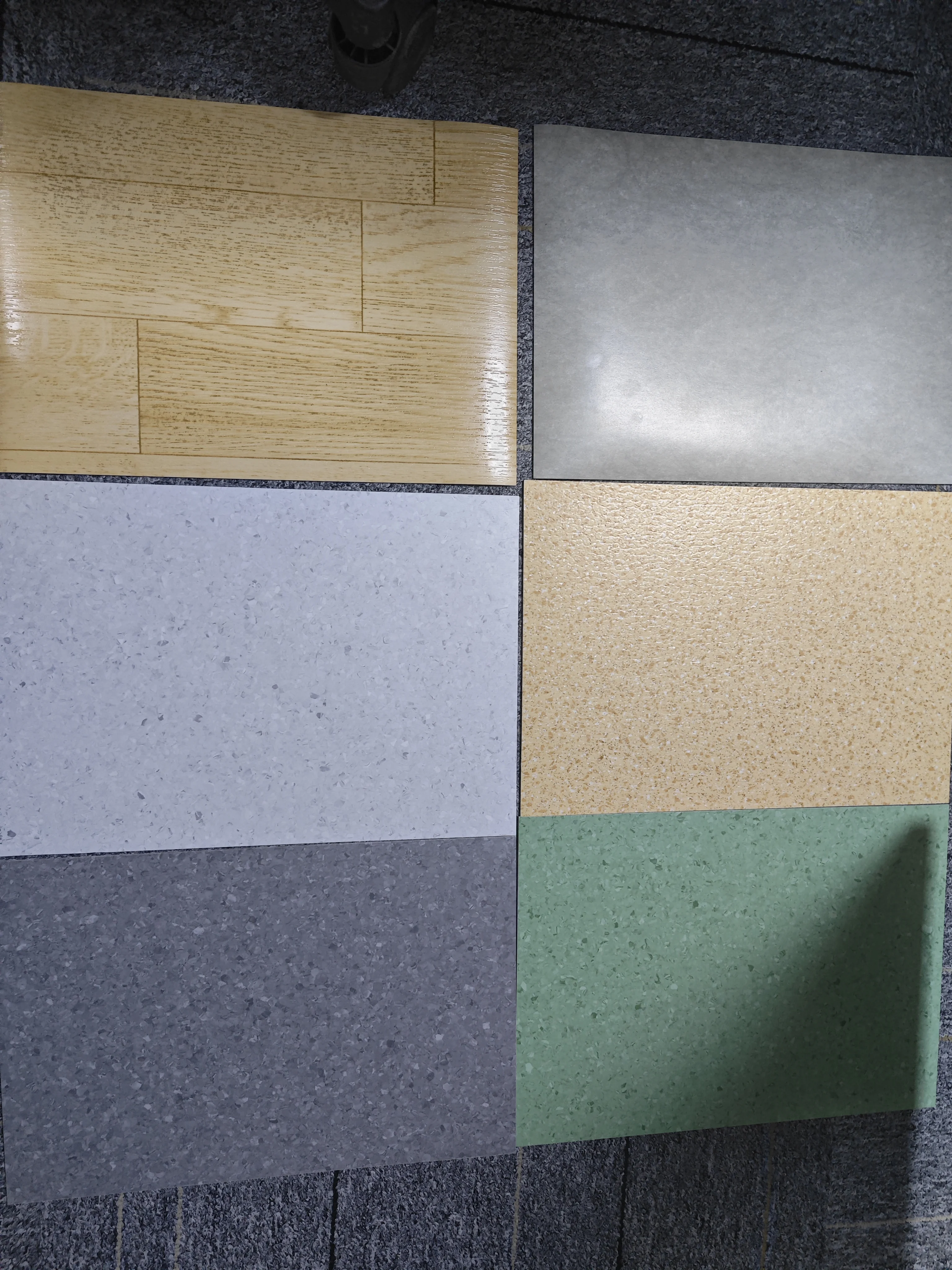 2mm to 3mm Colorful Eco-Friendly Anti-slip Commercial Vinyl Flooring Roll for Indoor Use
