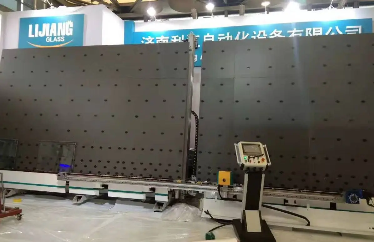 LJTJ2540 Automatic Vertical Insulating Glass Sealing Robot Adopt Japan Yaskawa Servo Motor Door and Window Glue Machine