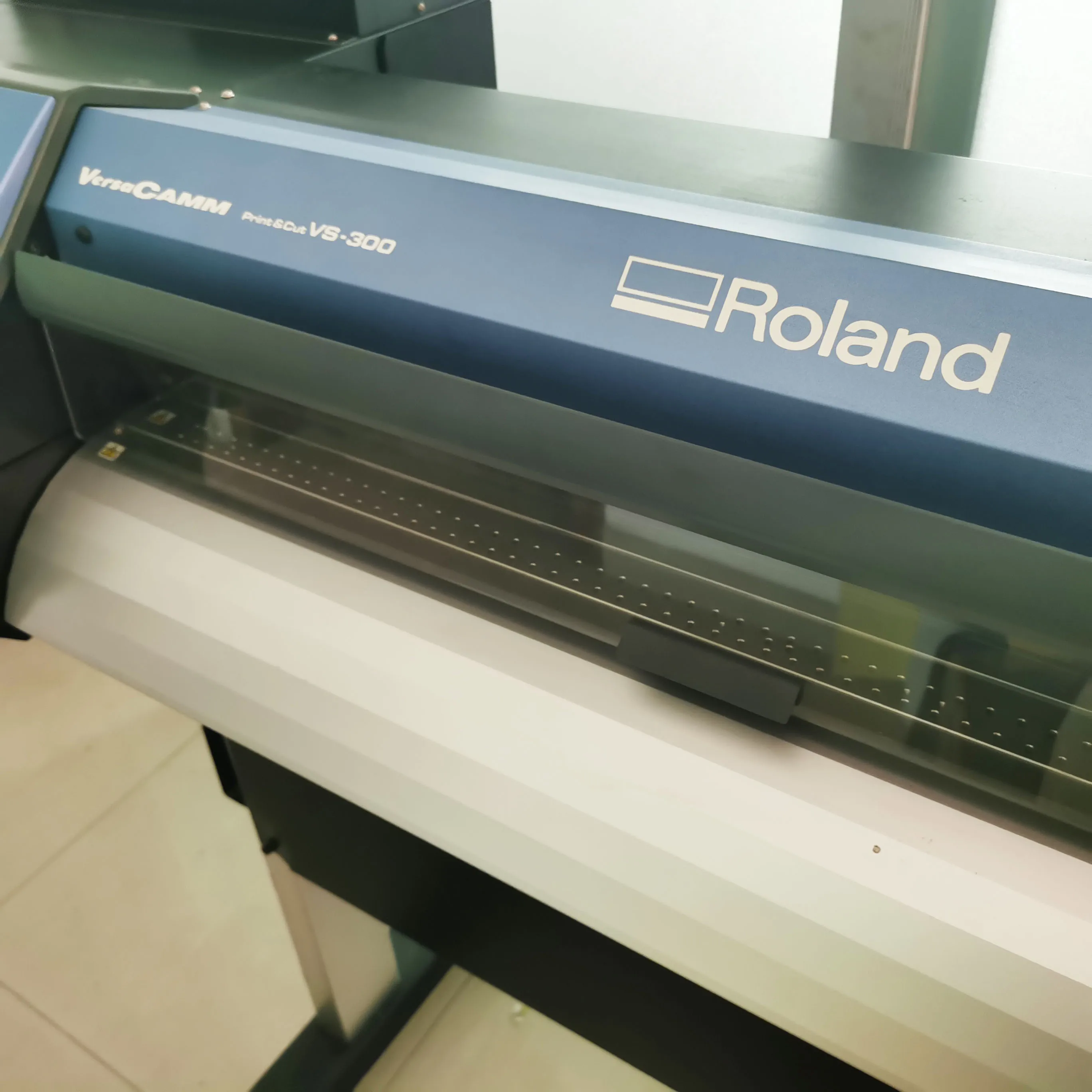 4-color two-channel printer Second Hand Roland Vs-540  Print &Cut Printer Banner Printing Machine For Logo Printing