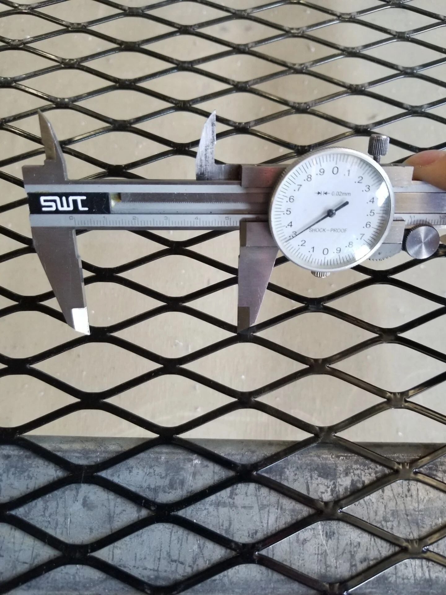 Плоский оцинкованный стальной черный порошковый расширенный