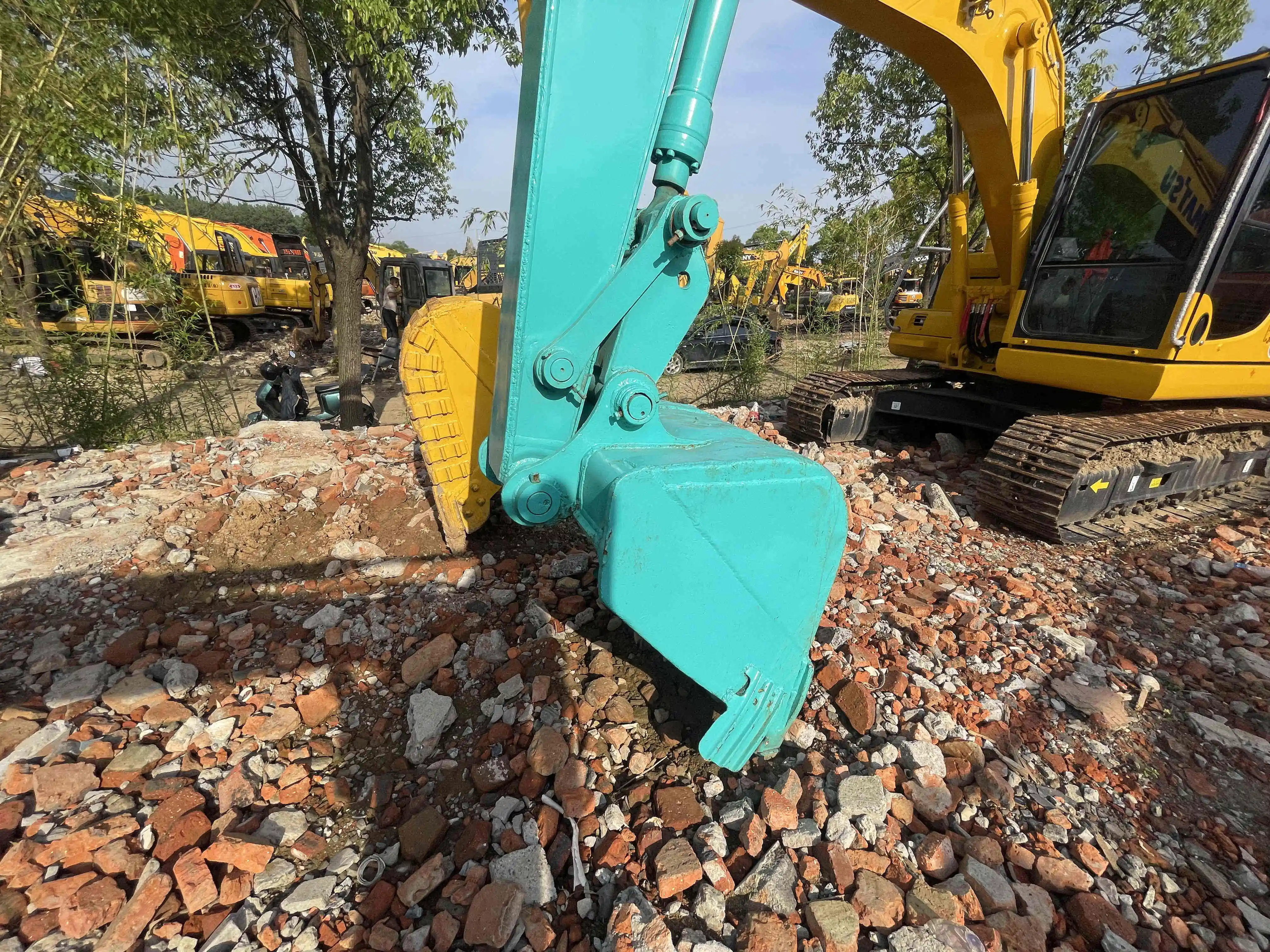 Cheap original kobelco SK 250 sr crawler excavator /second hand digger price low Machinery Excavators Kobelco