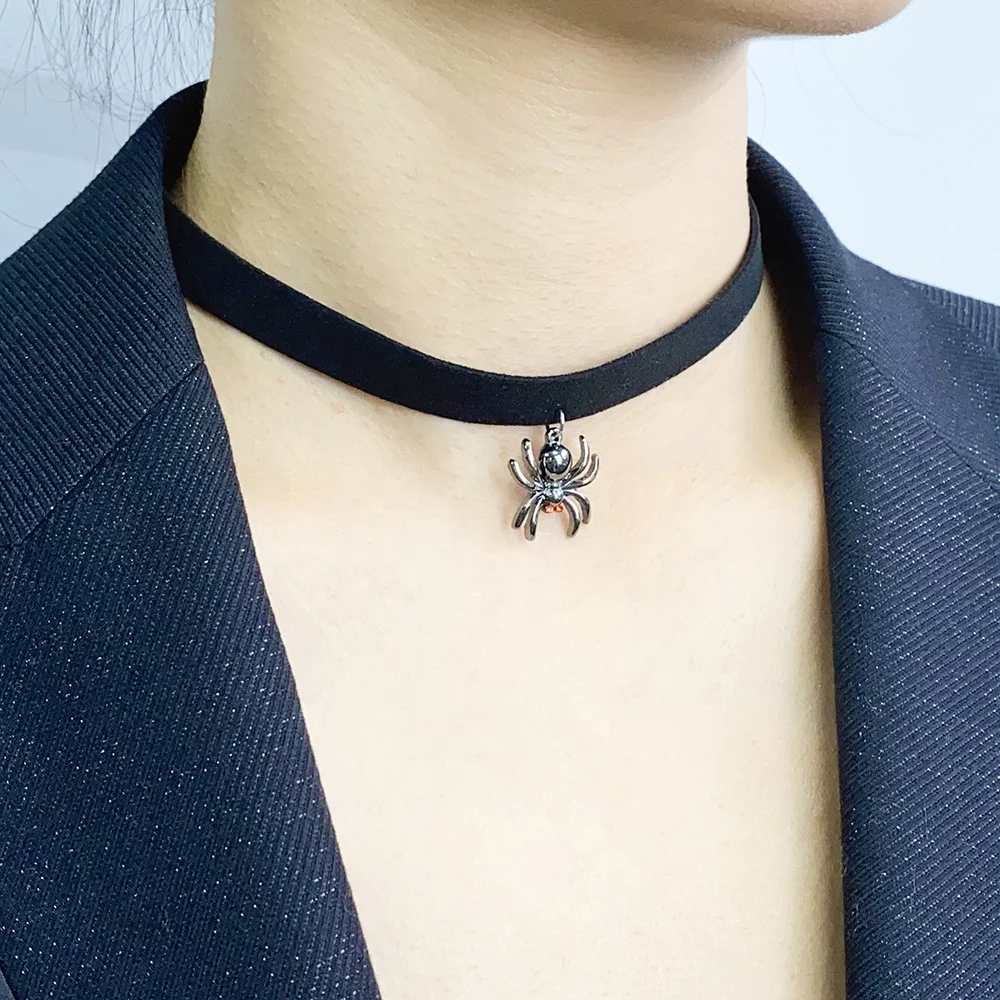 Wholesale Of New Materials simple silver plated black rope spider diamond pendant choker Necklace for women