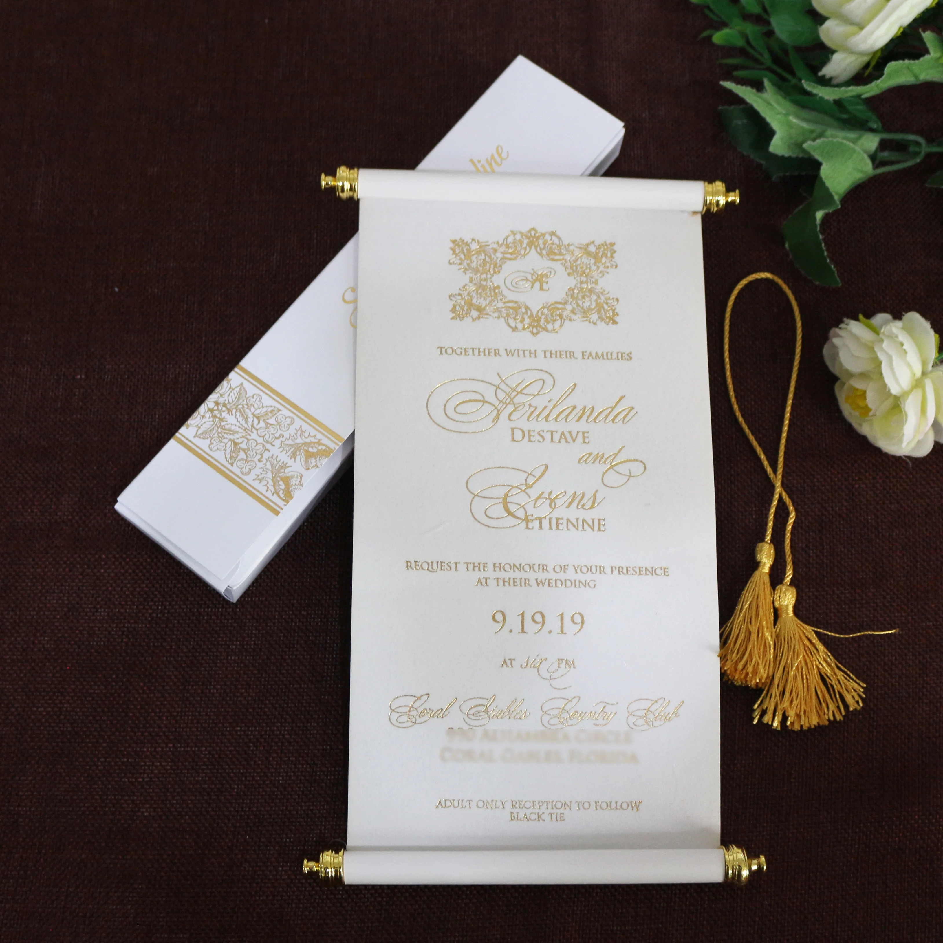 Vintage Arabic Style Scroll Wedding Invitation Custom Gold Foil Design Rolling Card with Tassel and Box