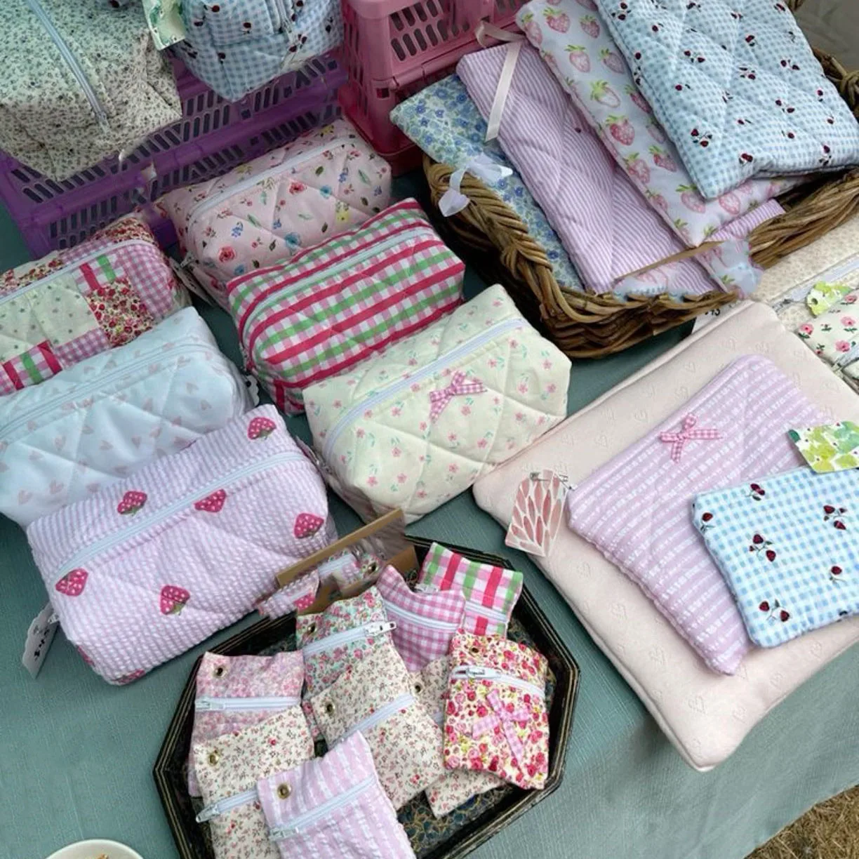 Customized floral cosmetic bags personalized makeup bags quilting cosmetic bags