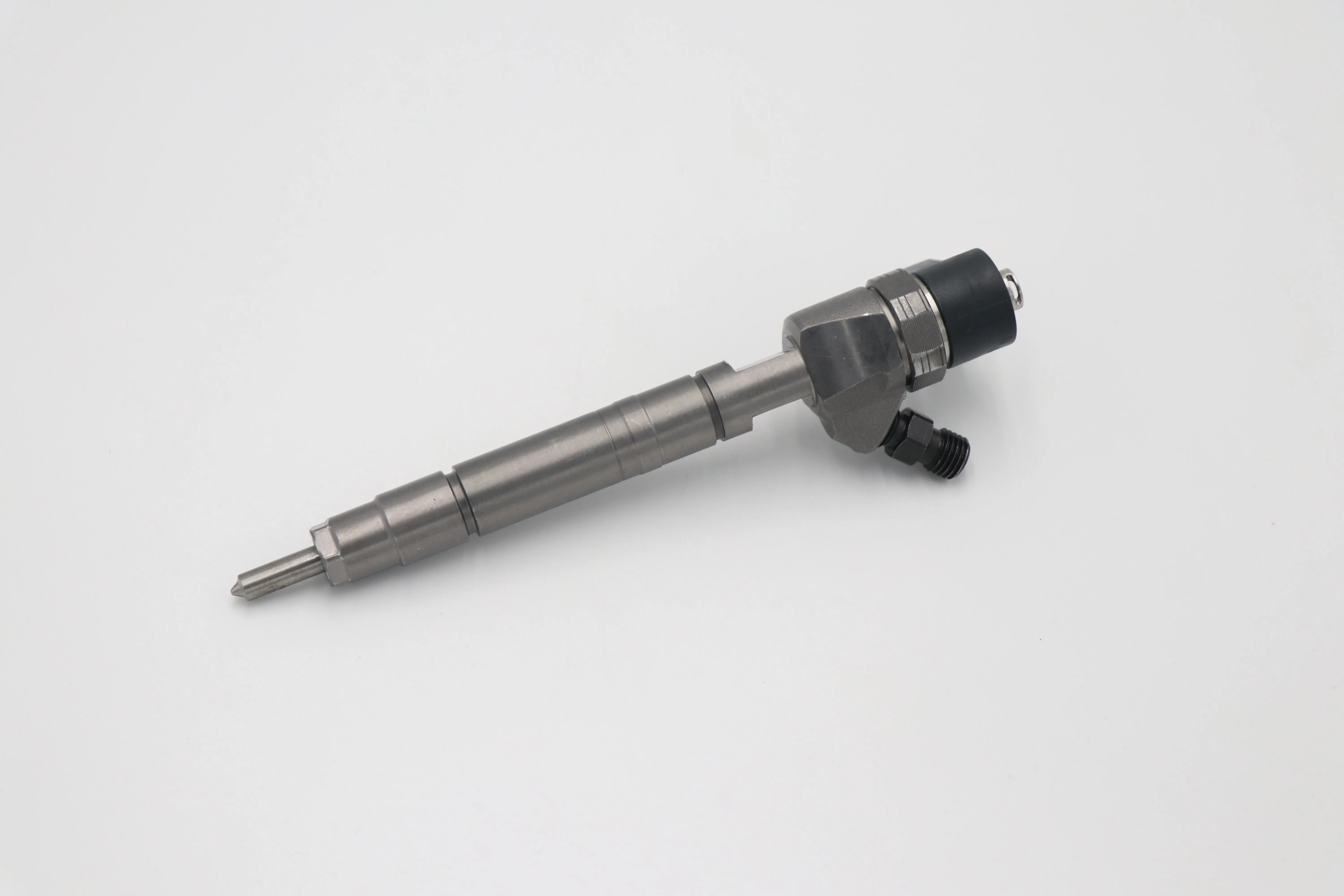 High quality common rail fuel injector for Bosch 0445 110