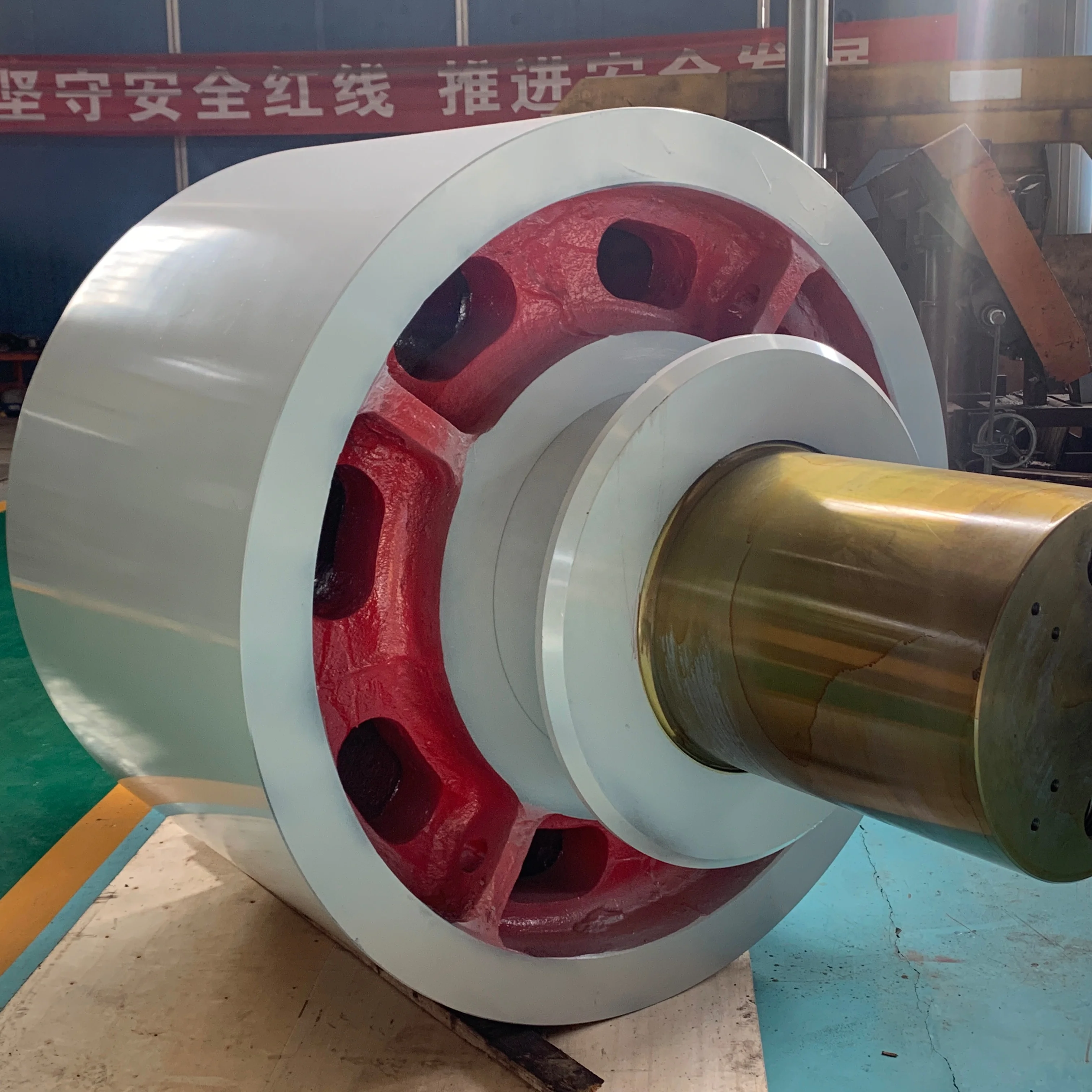 China Manufacturer 34CrNiMo6 Custom Steel Casting Cement Rotary Kiln large Support Roller shaft