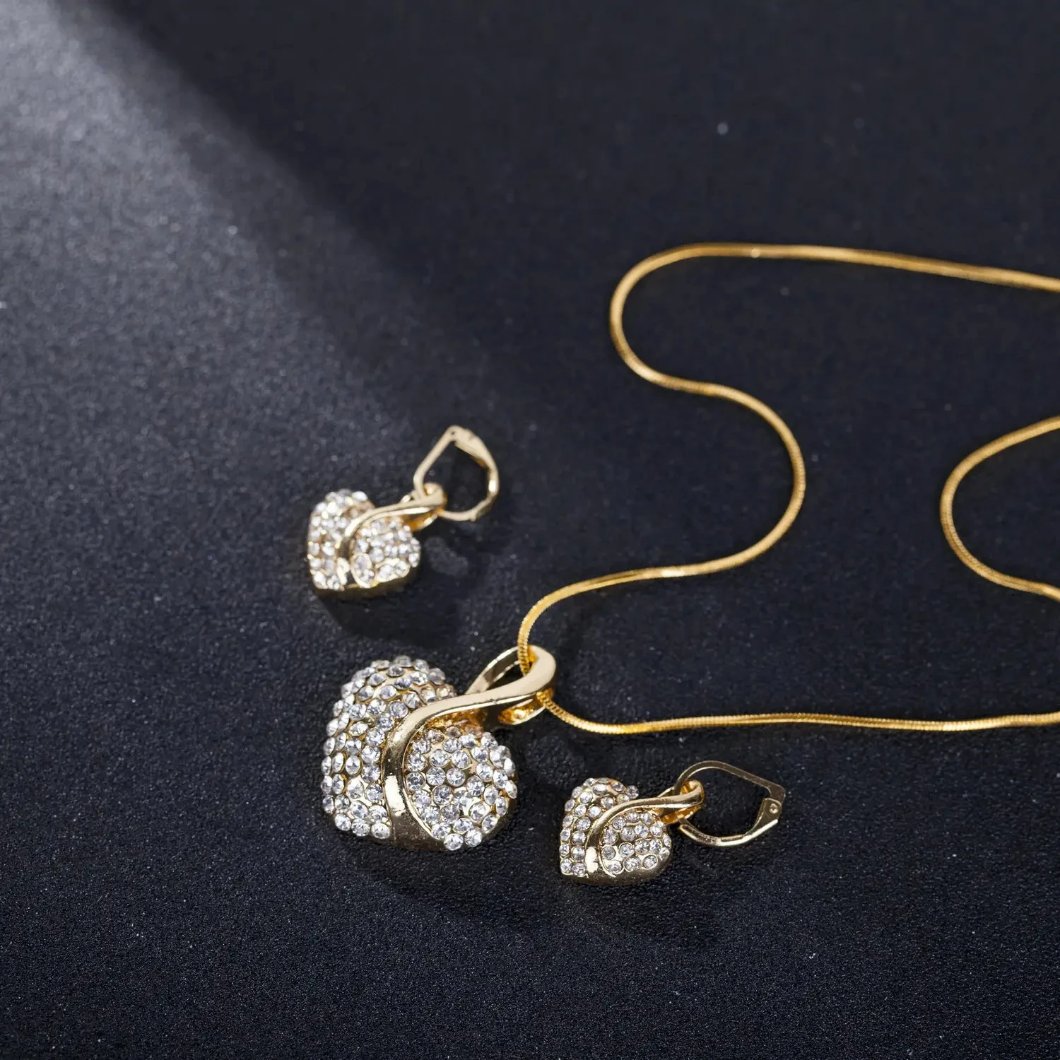 2024 Manufacturer Best-selling Cross-border Jewelry Set Heart Diamond Necklace Earrings Women and Accessories