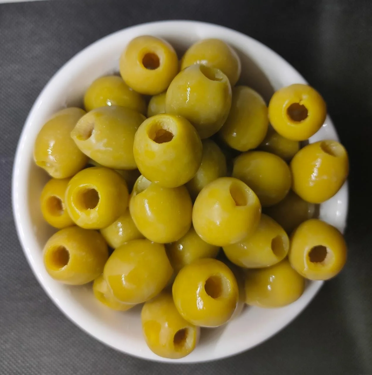 
 Зеленые оливки без косточек  