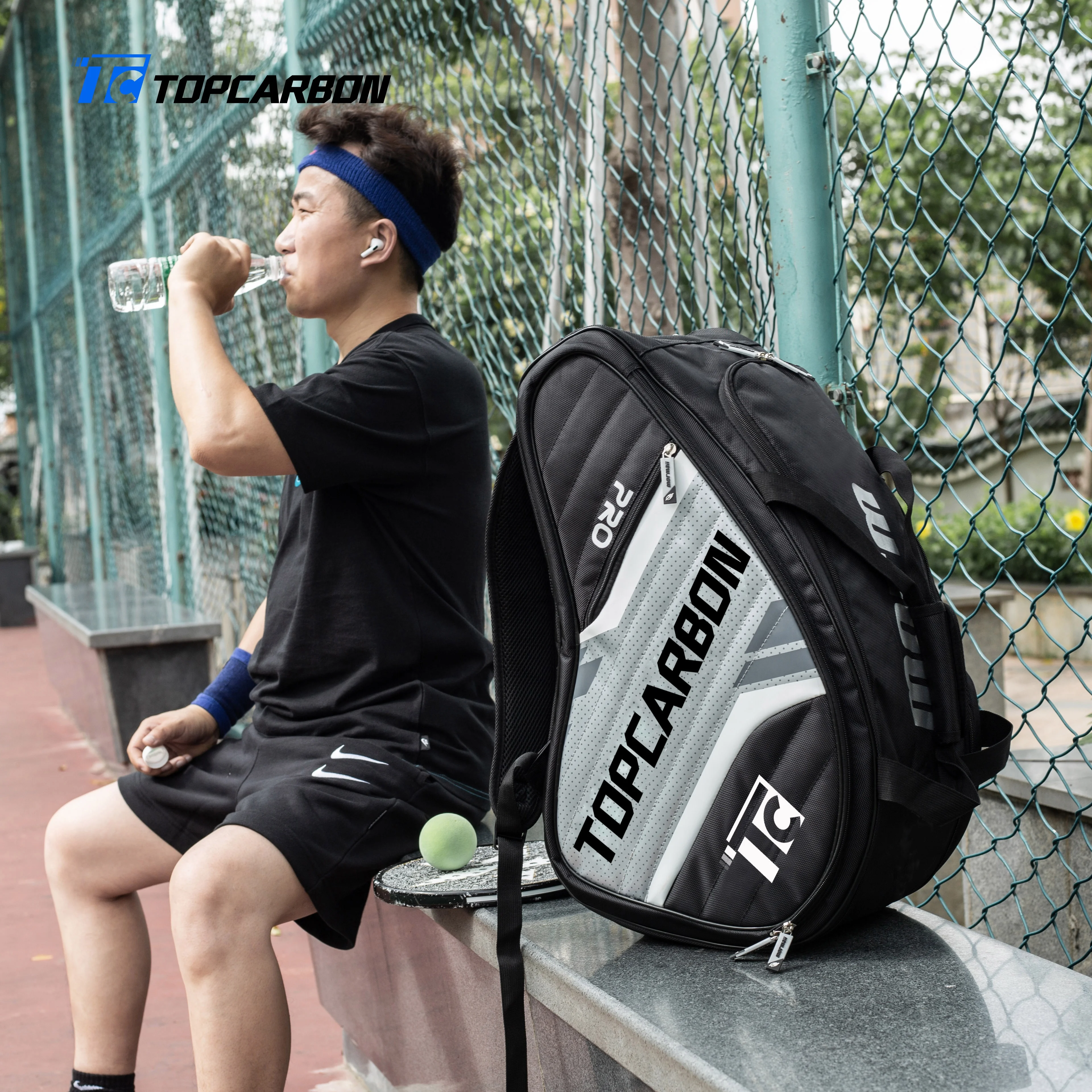 2024 New Waterproof Travel Pickleball Tennis Rackets Sport Backpack Paddle Padel Racket Athletic Bag Nylon 1680D