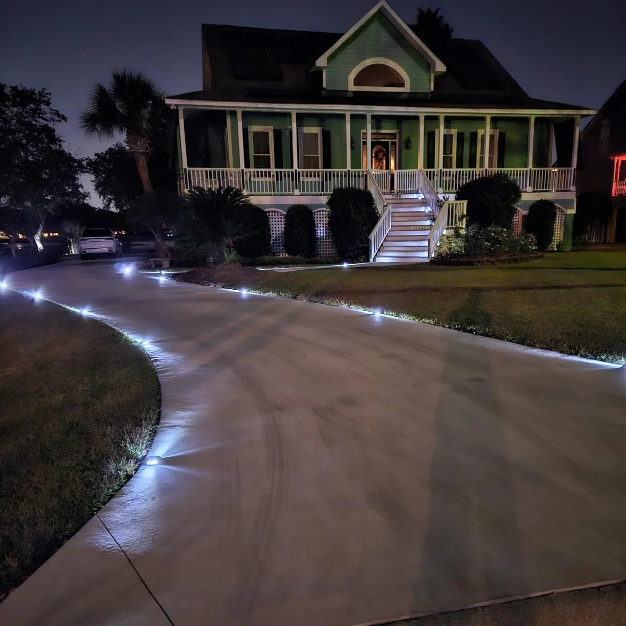 Top-tier IP68 Waterproof LED Ground Warning Light Reflective Solar Road Studs. Ideal for road marking