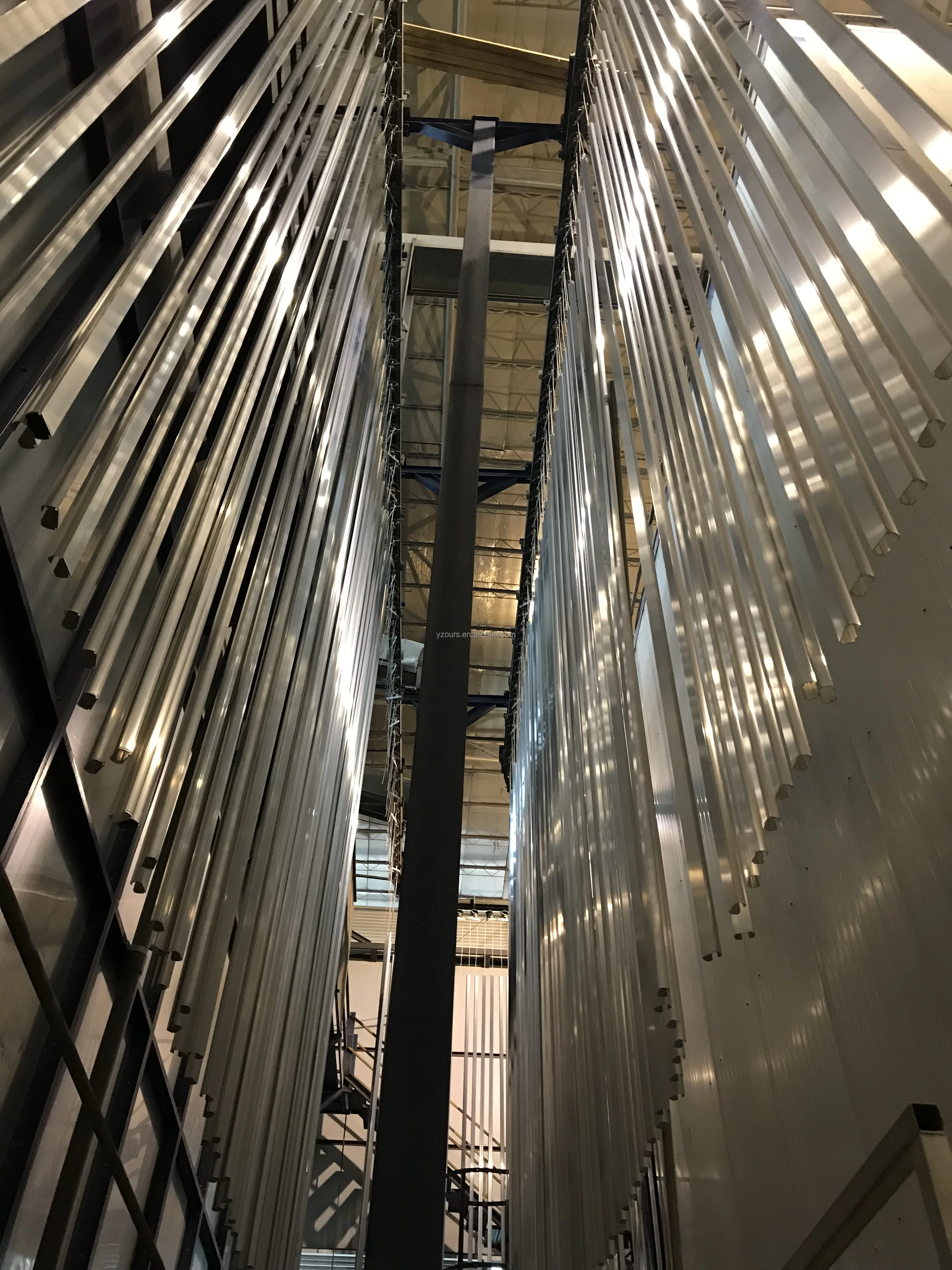 Vertical aluminum steel profiles powder coating line with O-shaped sandwich powder booth system