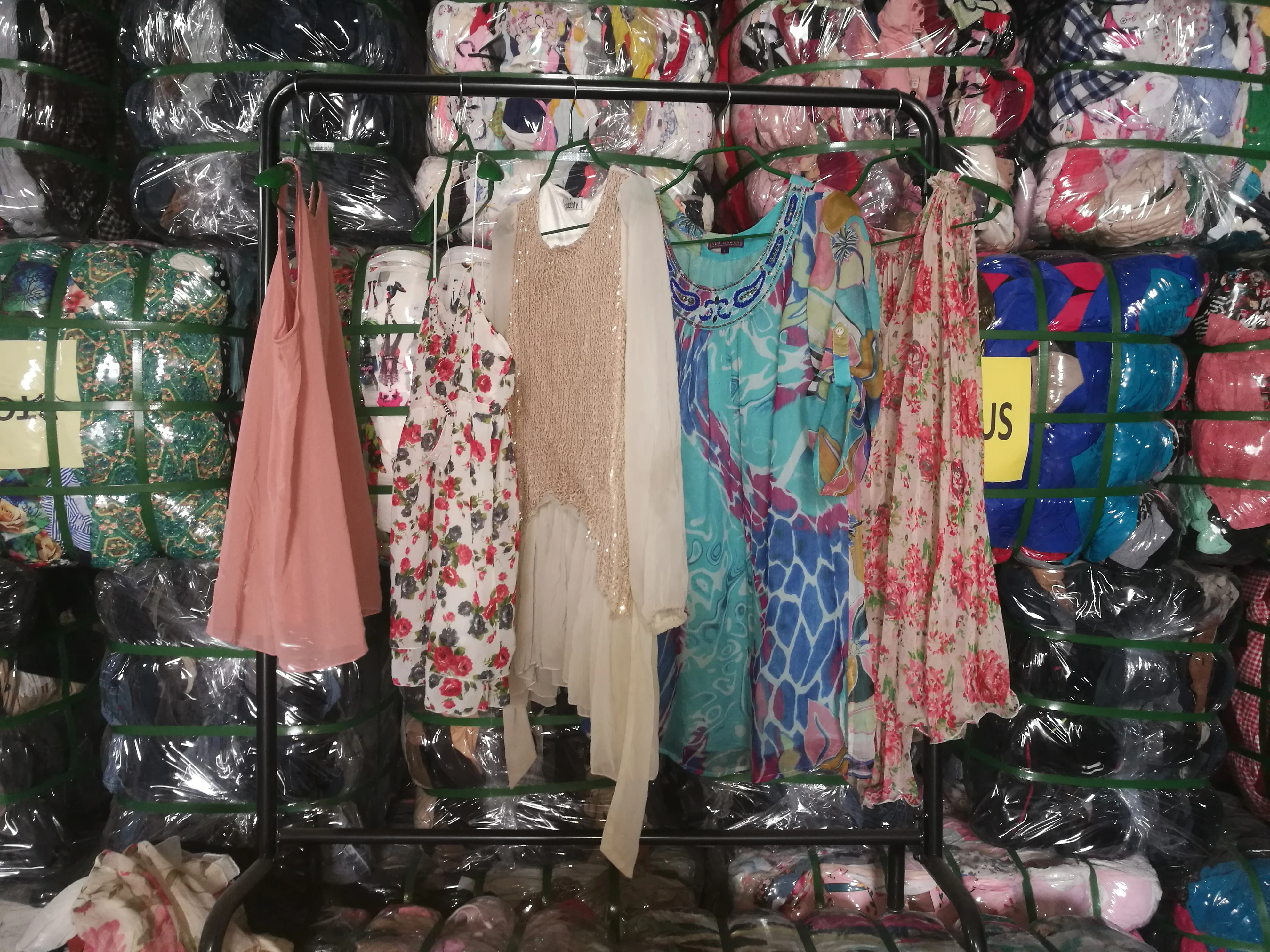 us uk  used clothing neat secocnd hand clothes