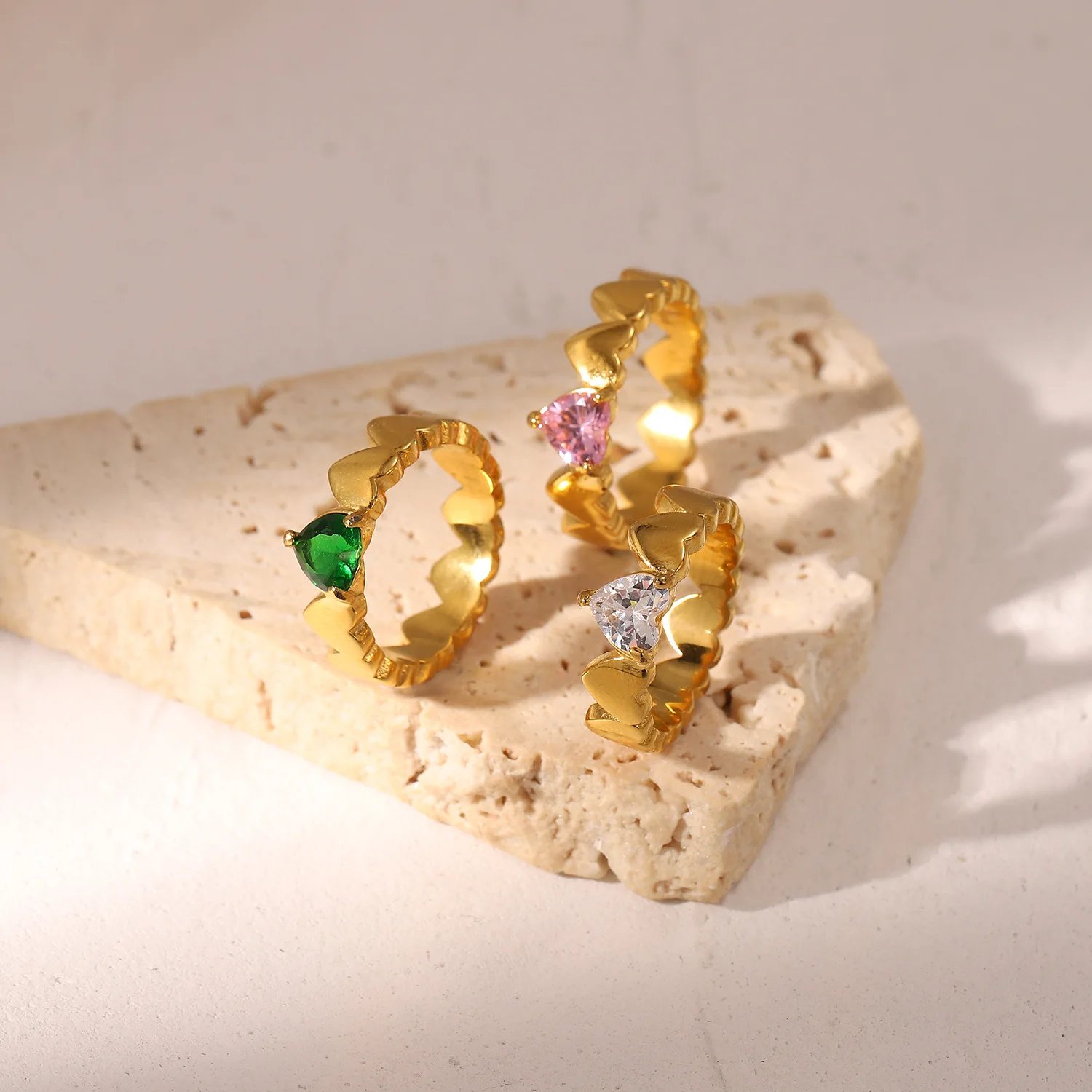 New INS Popular 18K PVD Gold Plated Stainless Steel Zircon Finger Pink Green Heart Shape CZ Zircon Rings