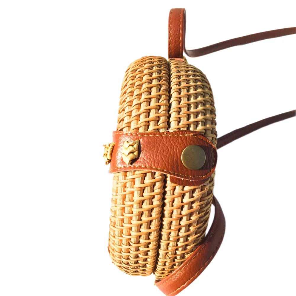 Сумка женская из ротанга