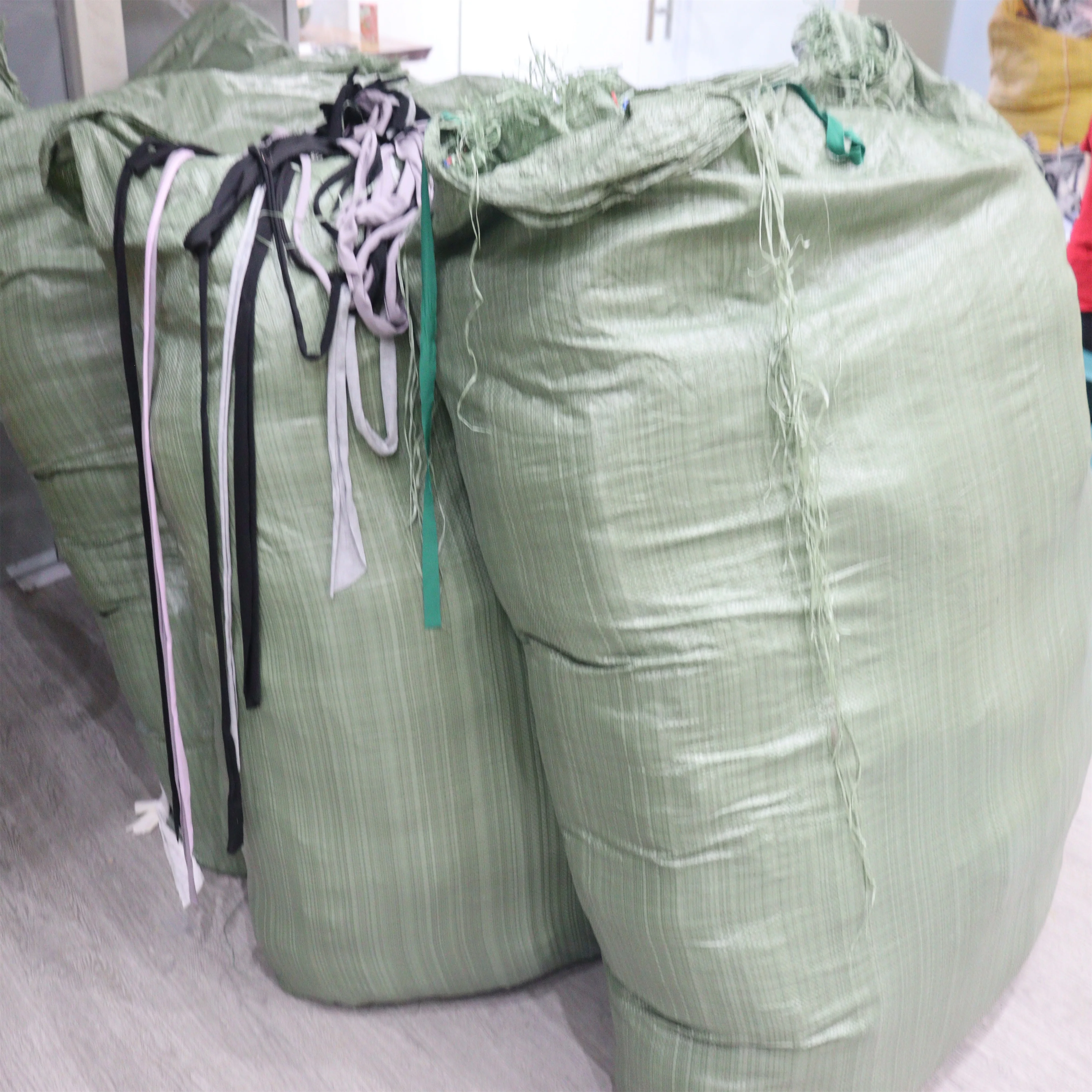 1.2 to 5.99 Original Miscellaneous Women Men Mix Clothes Dress Top T-shirt Children Jean Pants Sweatshirt Swimsuit Clothing