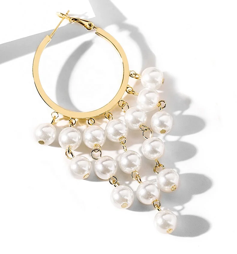 
Large circle circle retro all-match highlight pearl grape French earrings 