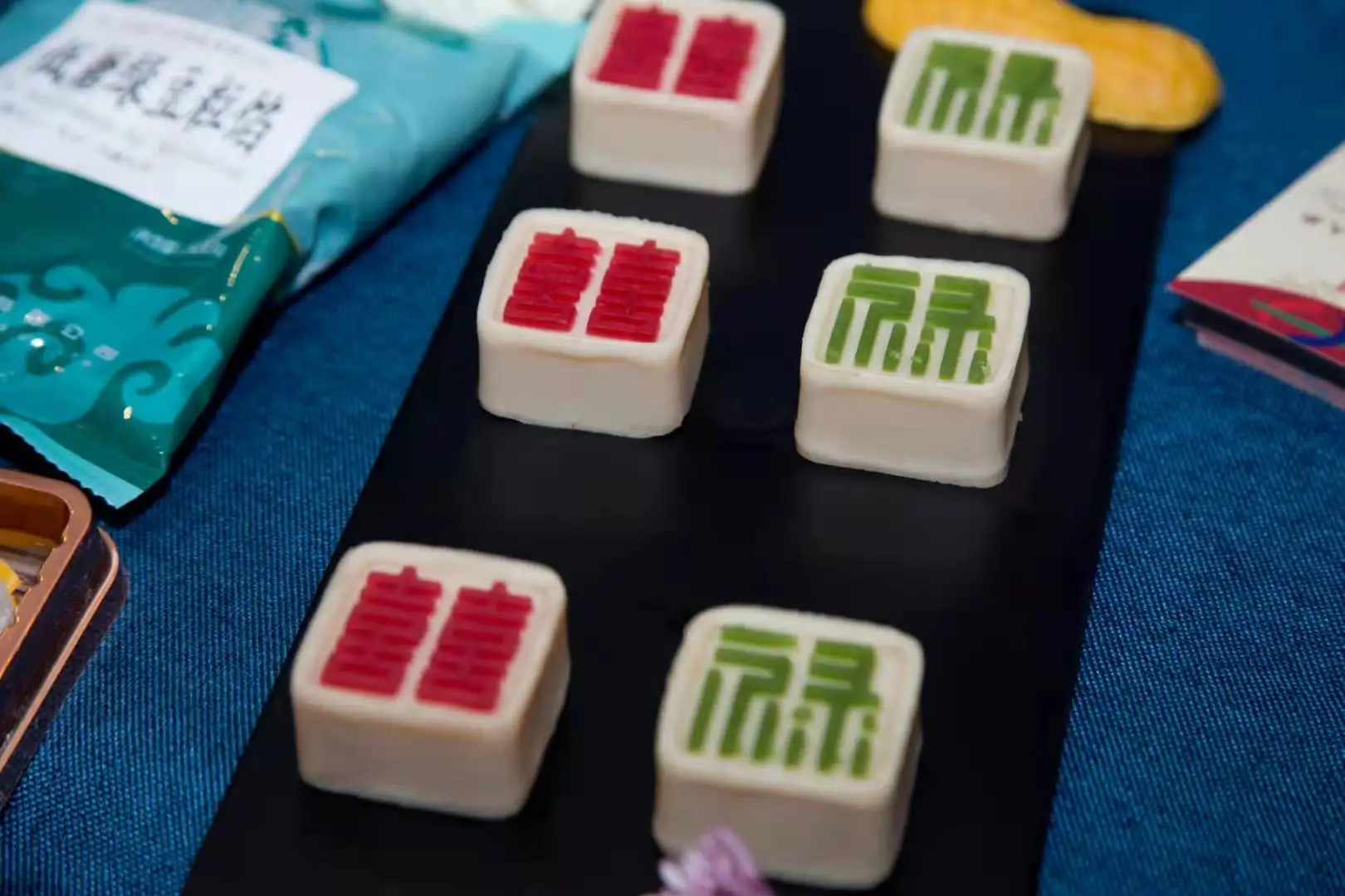 Hot Sale Mid-autumn Mooncake Customized Pastry Liuxin Taoshan Employee