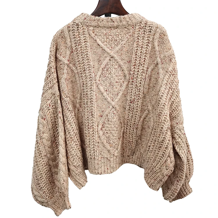 Шерстяной пуловер с круглым вырезом и длинными рукавами на осень и зиму