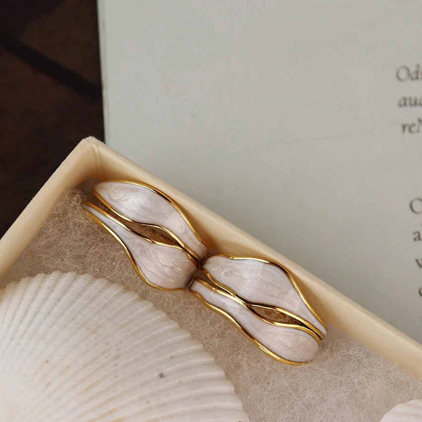 Vintage Elegant Geometric Enameled Ring High End Temperament Irregular Ring Girls Ring White Pink Color Fine Jewelry For Women