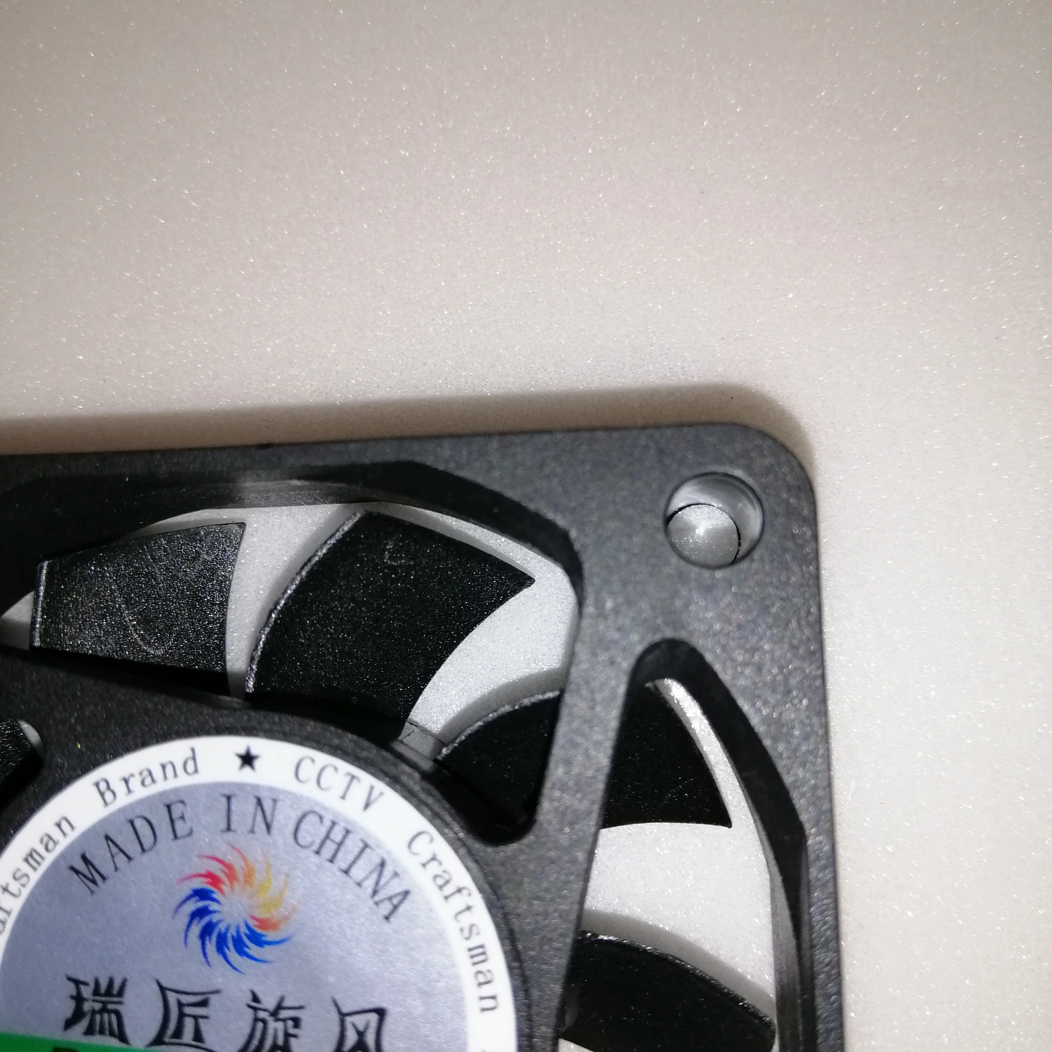 Factory Custom Brushless Silencioso Cooling Fan DC Electric Fan DC 12V DC Exhaust Fan