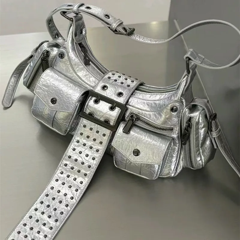 Женская сумка на плечо с карманами